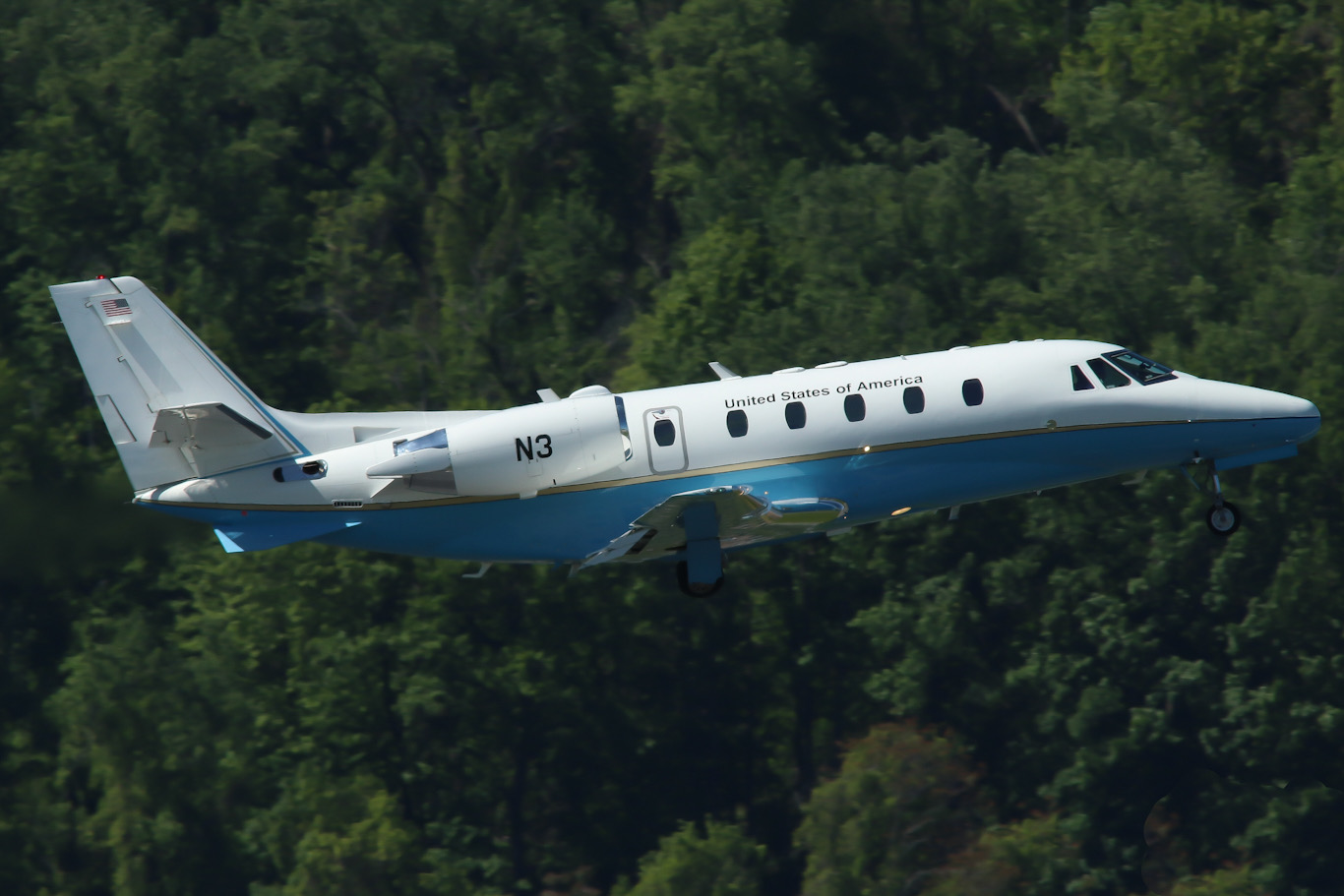 Full size: Federal Aviation Administration Cessna Citation 560XL Excel N3 at Harrisburg International Airport