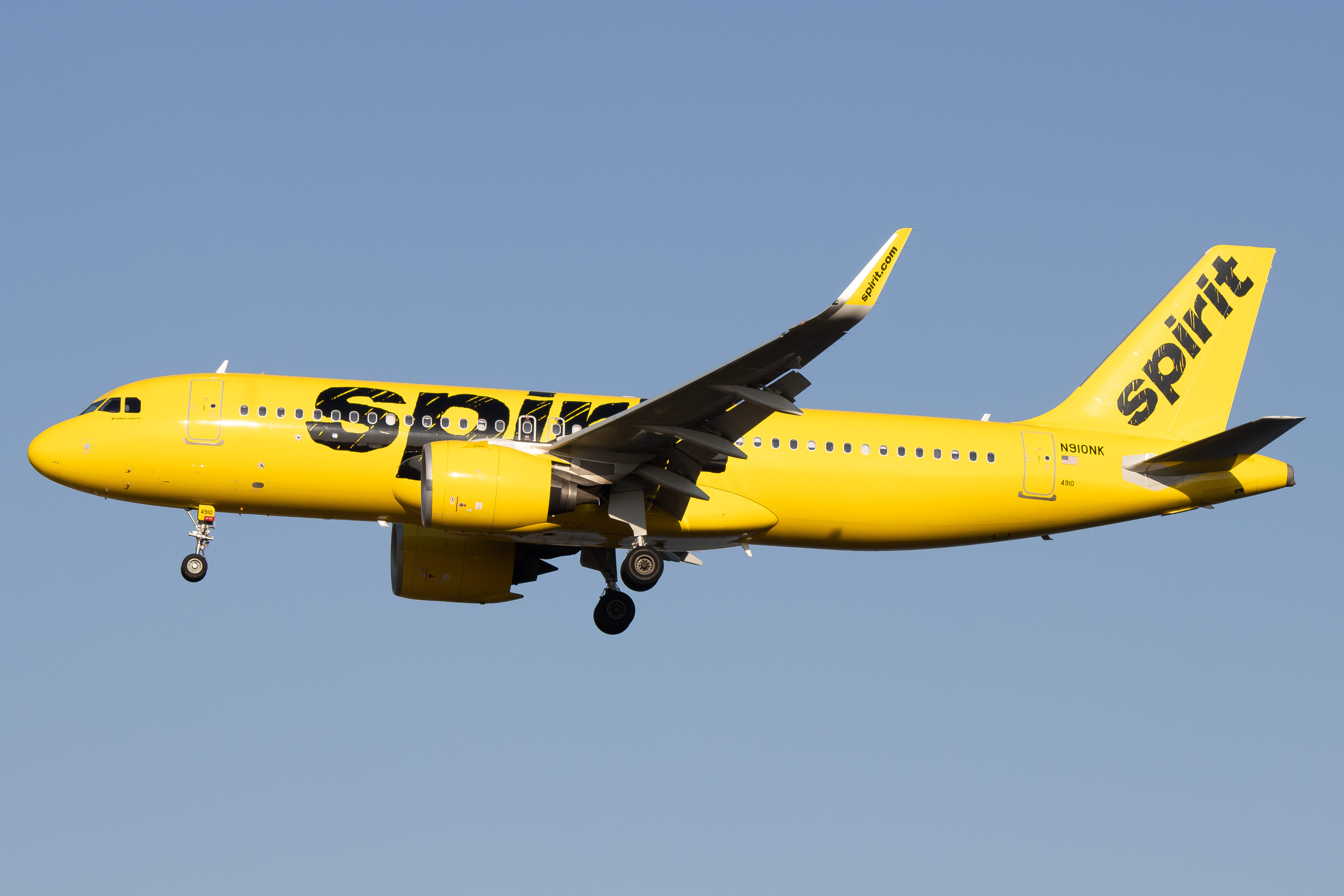 Full size: Spirit Airlines Airbus A320NEO N910NK at Orlando International Airport