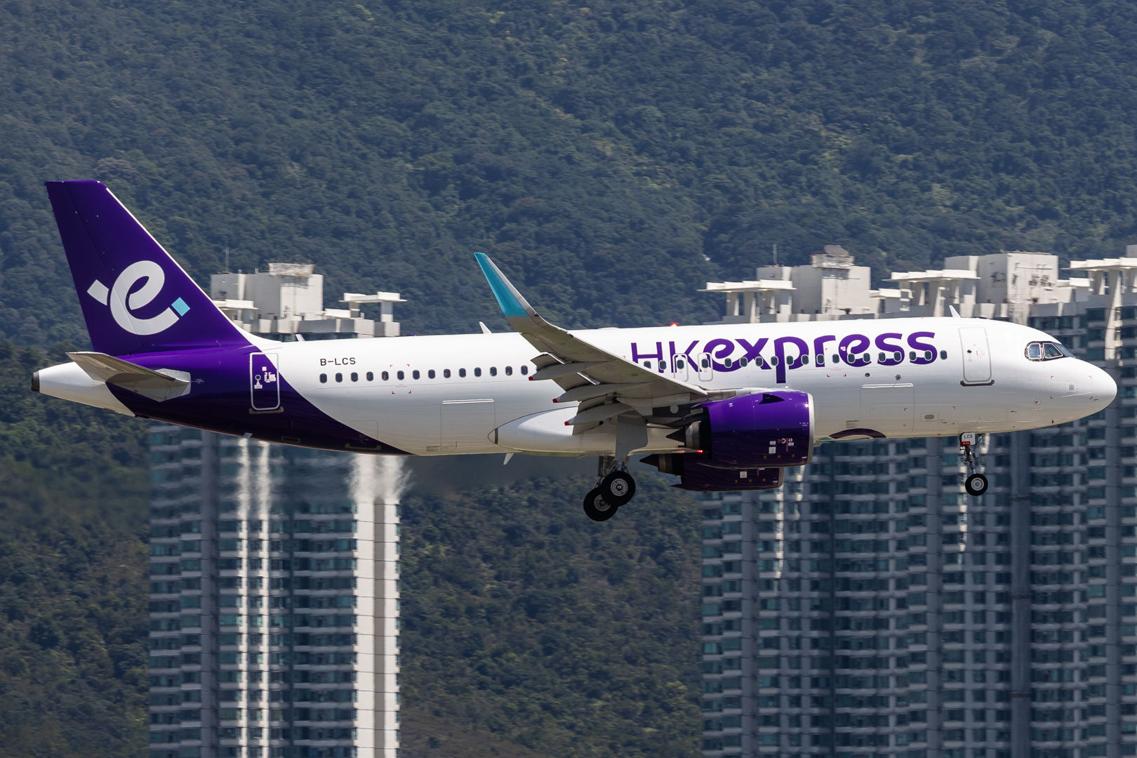 Full size: HK express Airbus A320NEO B-LCS at Hong Kong International Airport