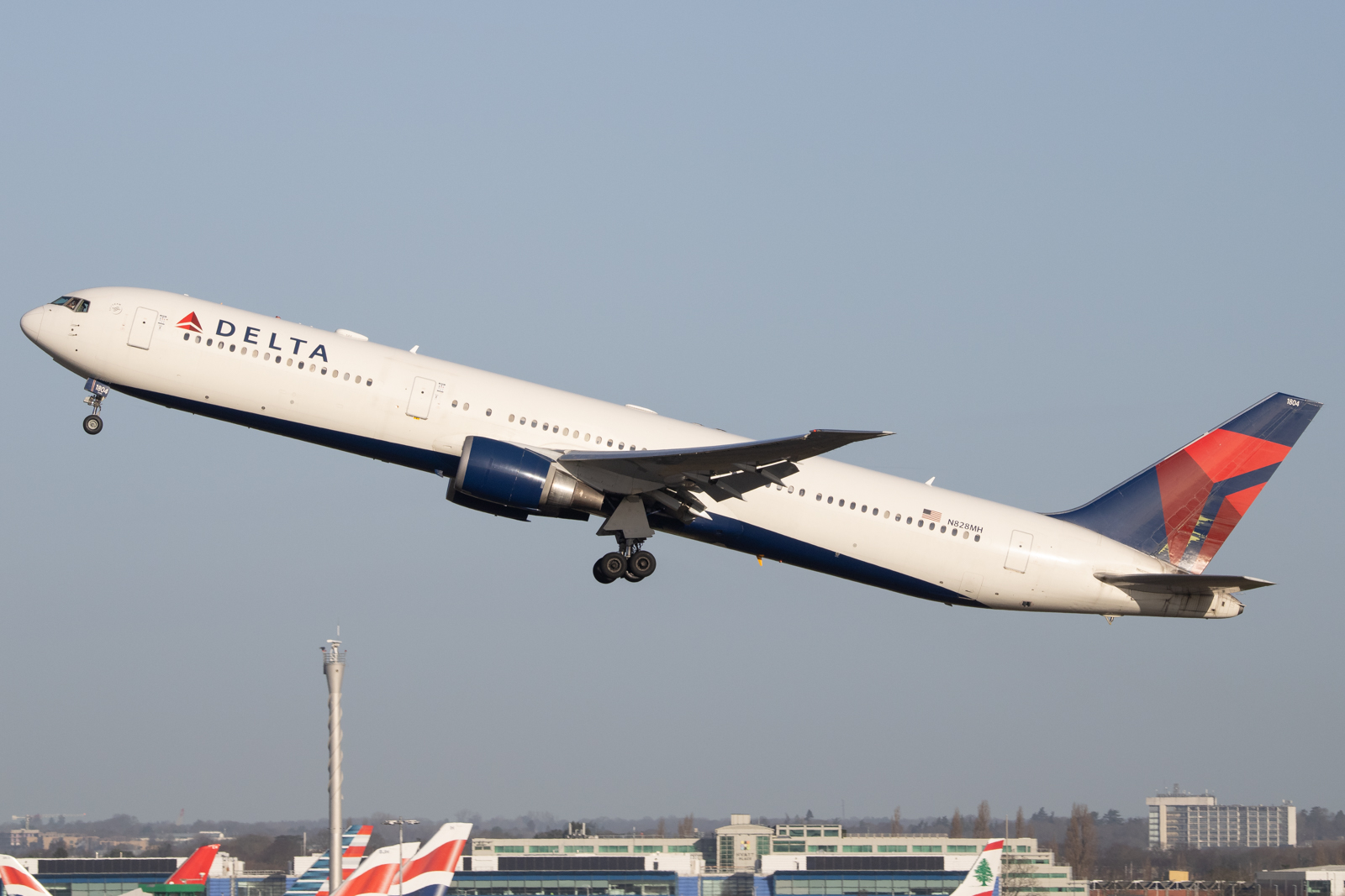 Full size: Delta Airlines Boeing 767-400ER N828MH at London Heathrow International Airport