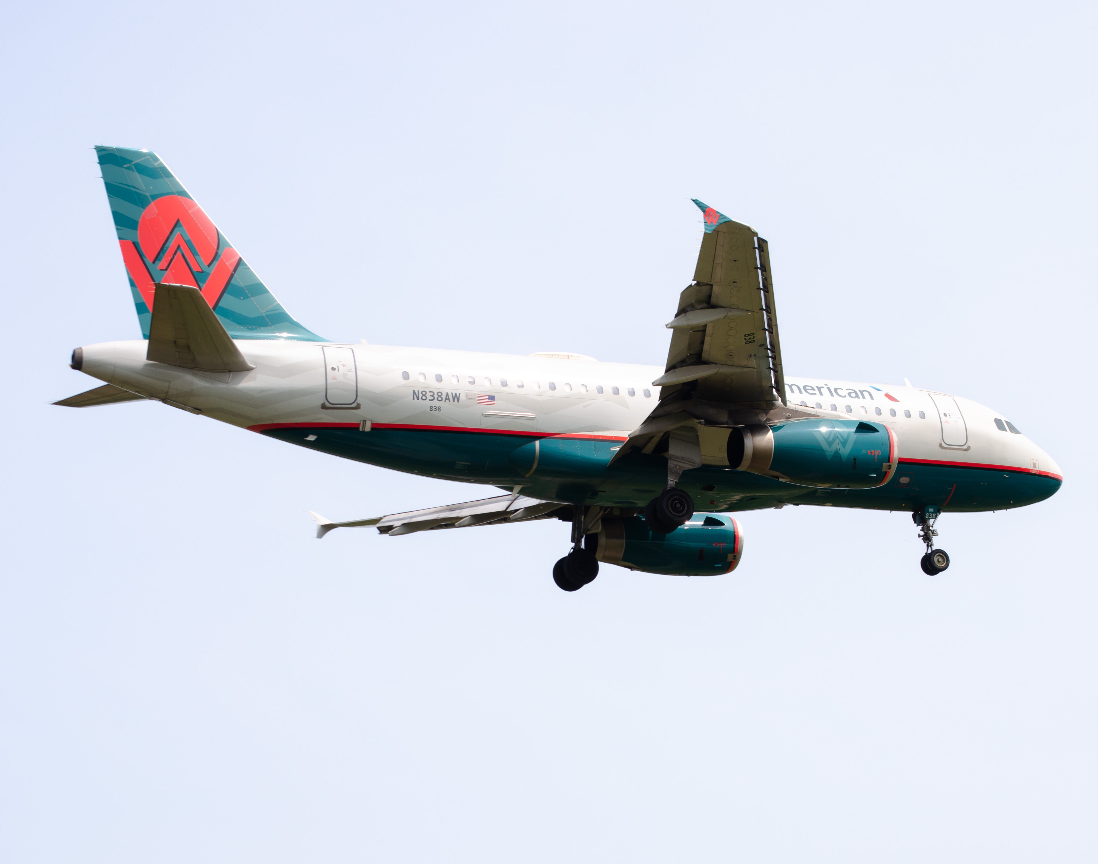 Full size: American Airlines Airbus A319 N838AW at Philadelphia International Airport
