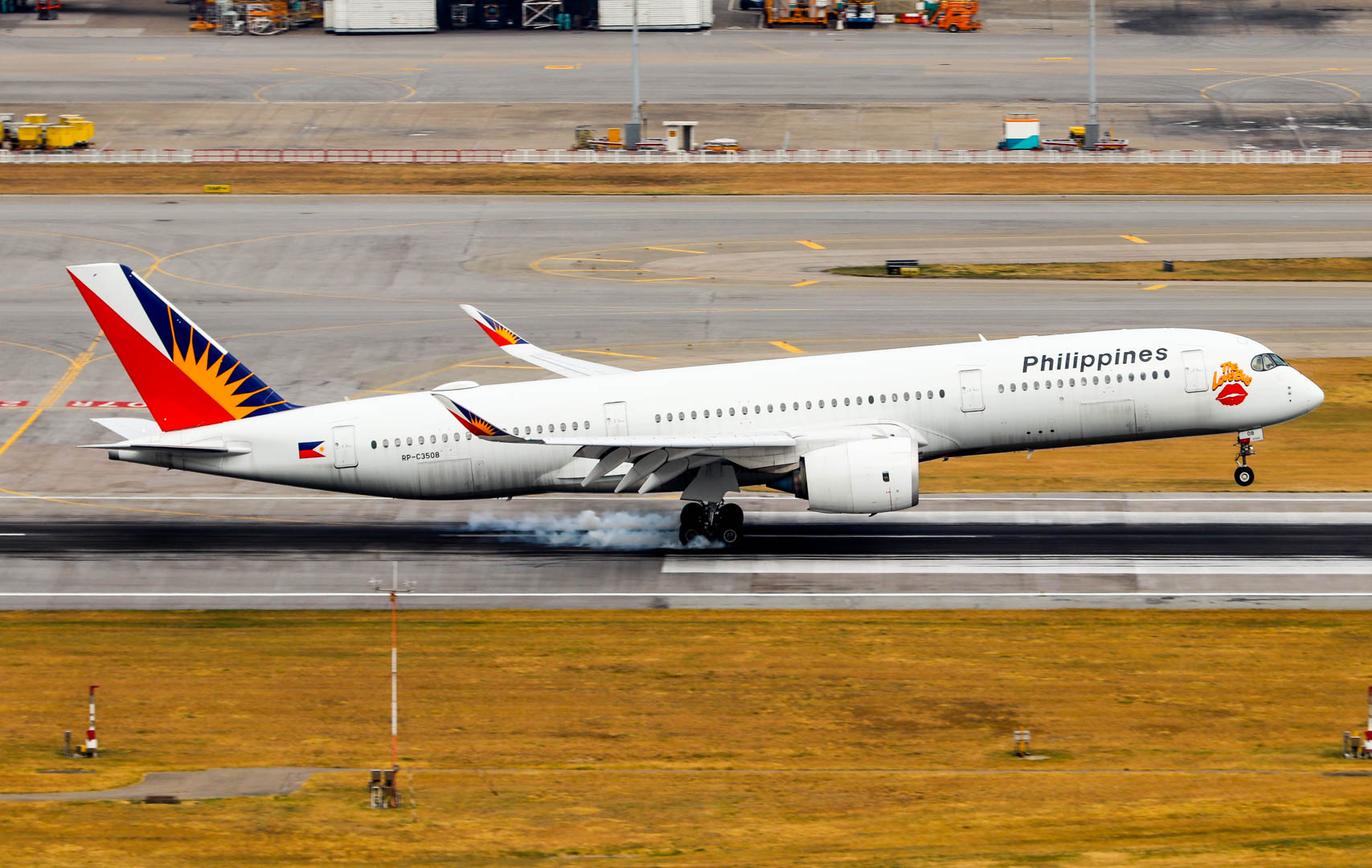 Full size: Philippine Airlines Airbus A350-900 RP-C3508 at Hong Kong International Airport