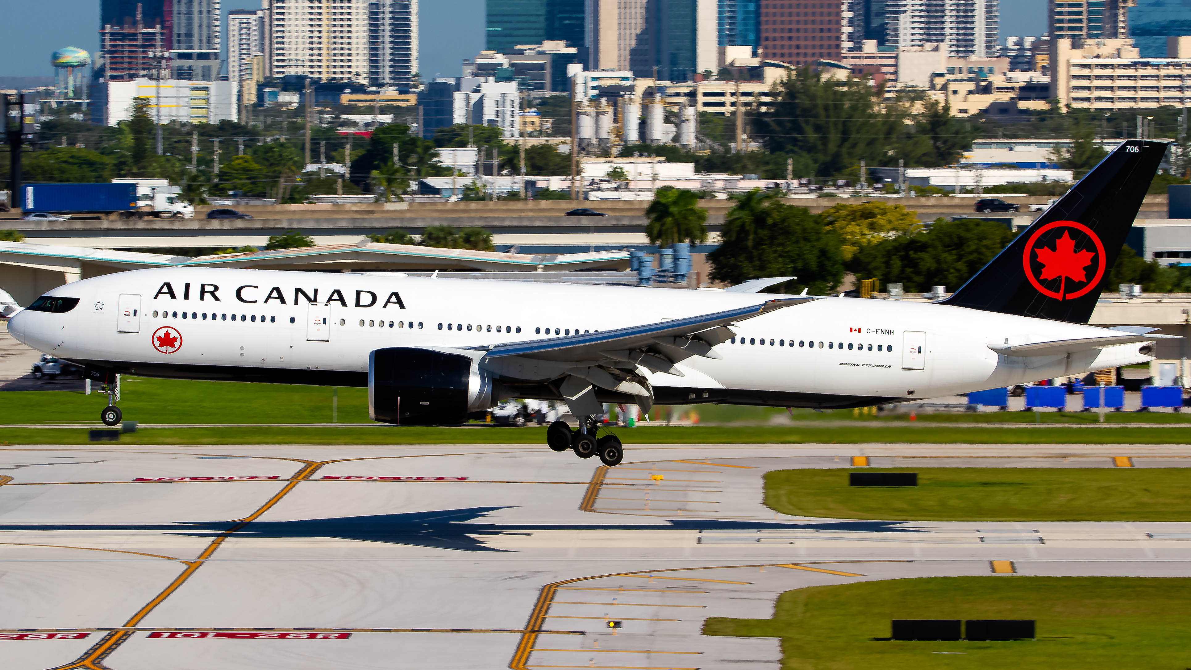 Full size: Air Canada Boeing 777-200LR C-FNNH at Fort Lauderdale/Hollywood International Airport