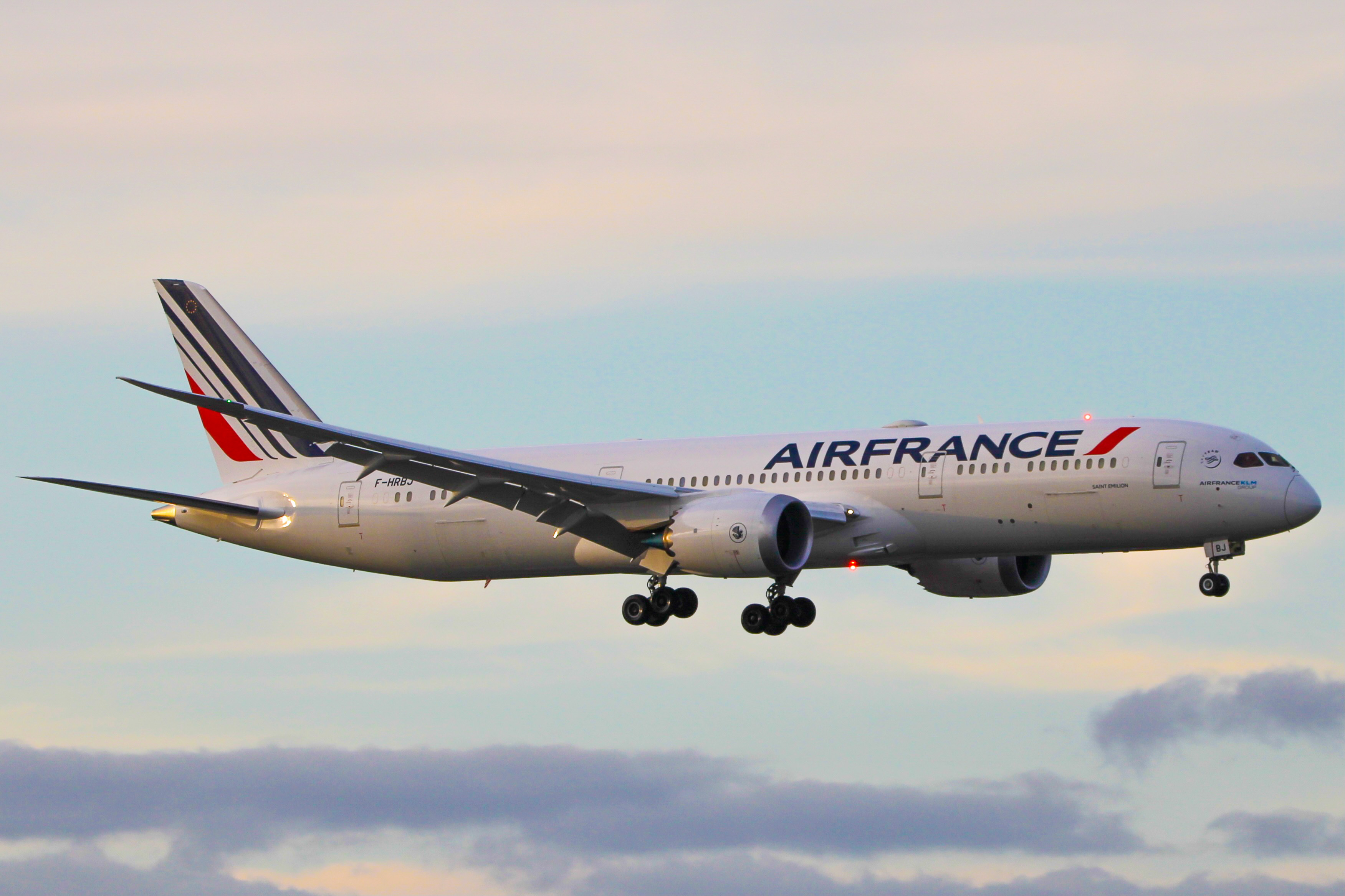Full size: Air France Boeing 787-9 F-HRBJ at Hartsfield-Jackson Atlanta International Airport