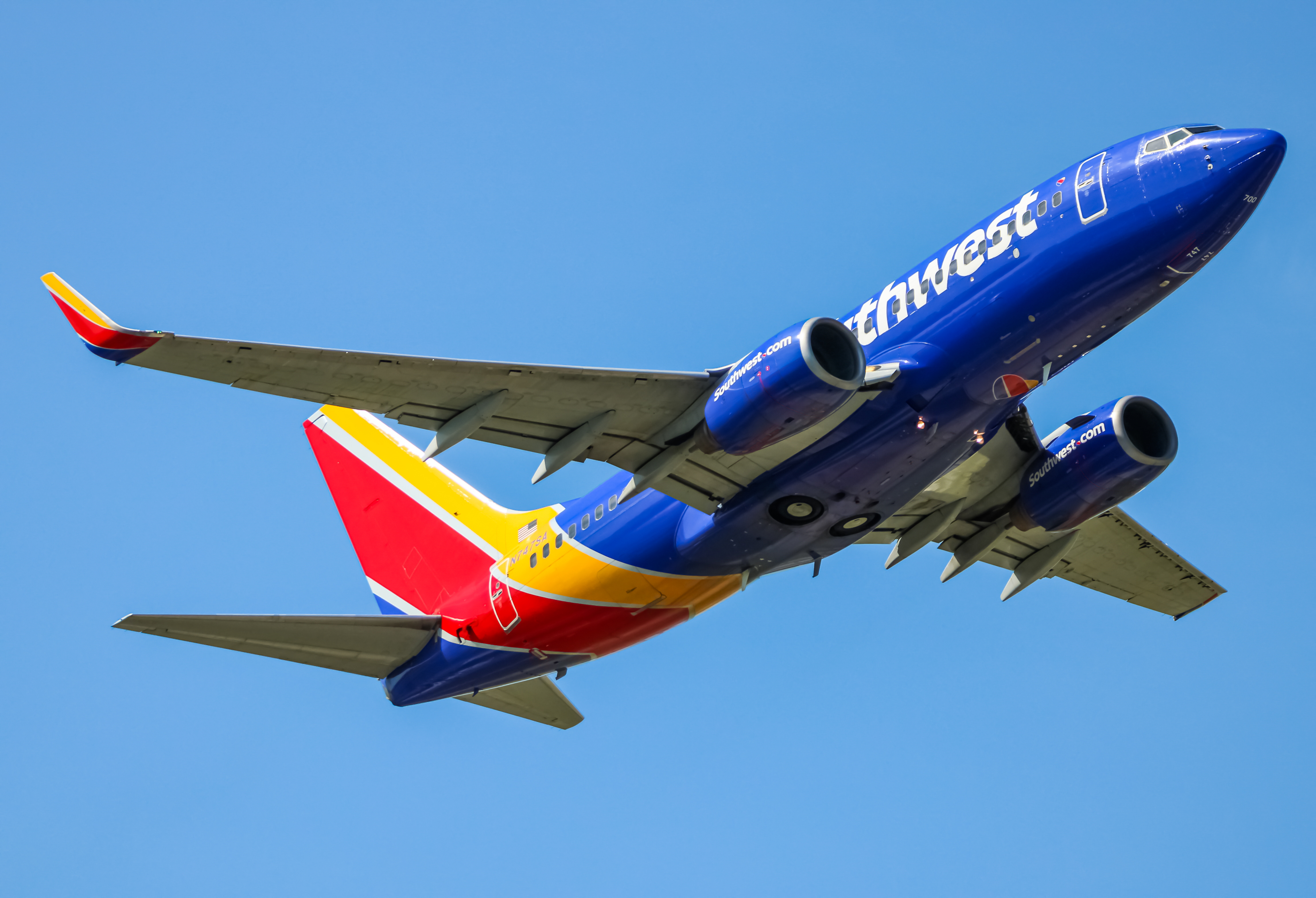 Full size: Southwest Airlines Boeing 737-700 N747SA at Baltimore/Washington International Thurgood Marshall Airport