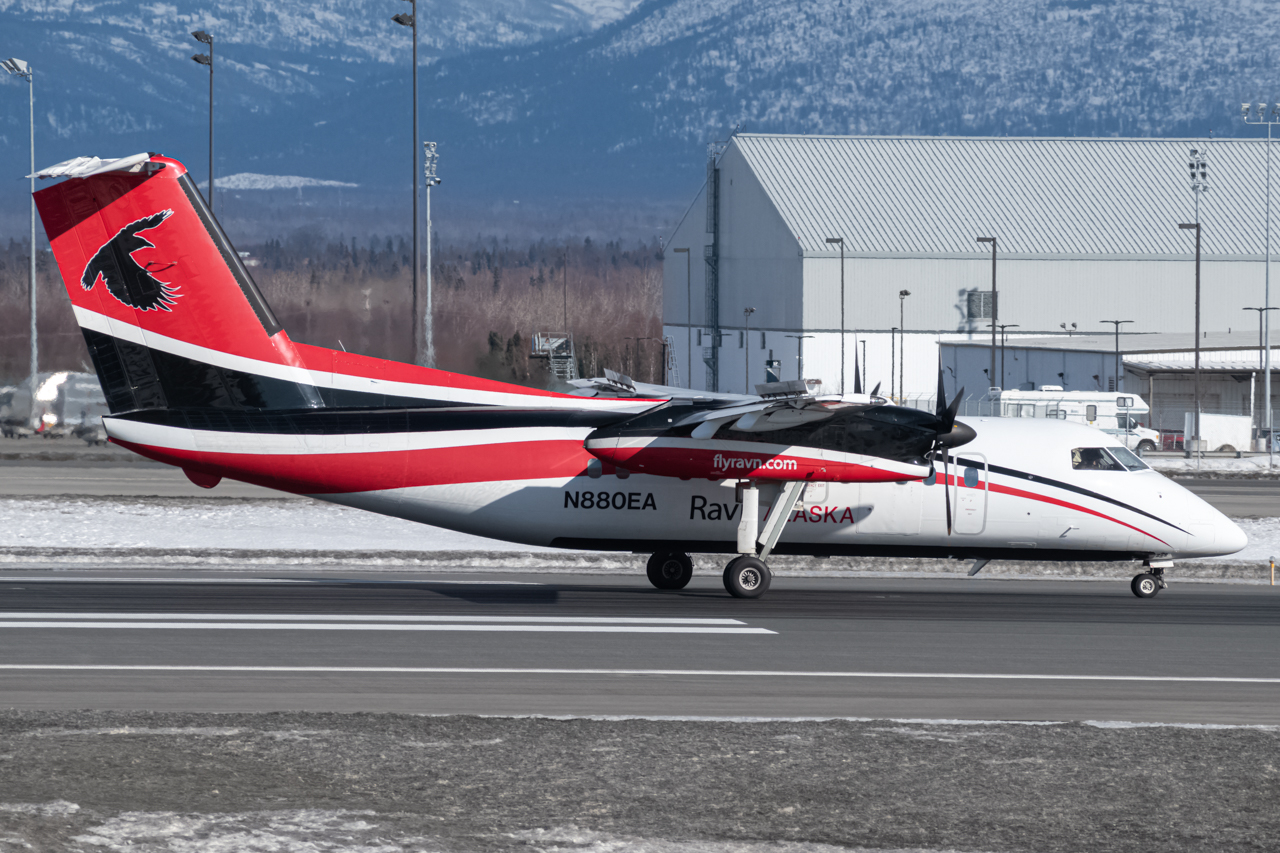 Full size: Ravn Alaska De Havilland Dash-8 Q100 N880EA at Anchorage Ted Stevens International Airport