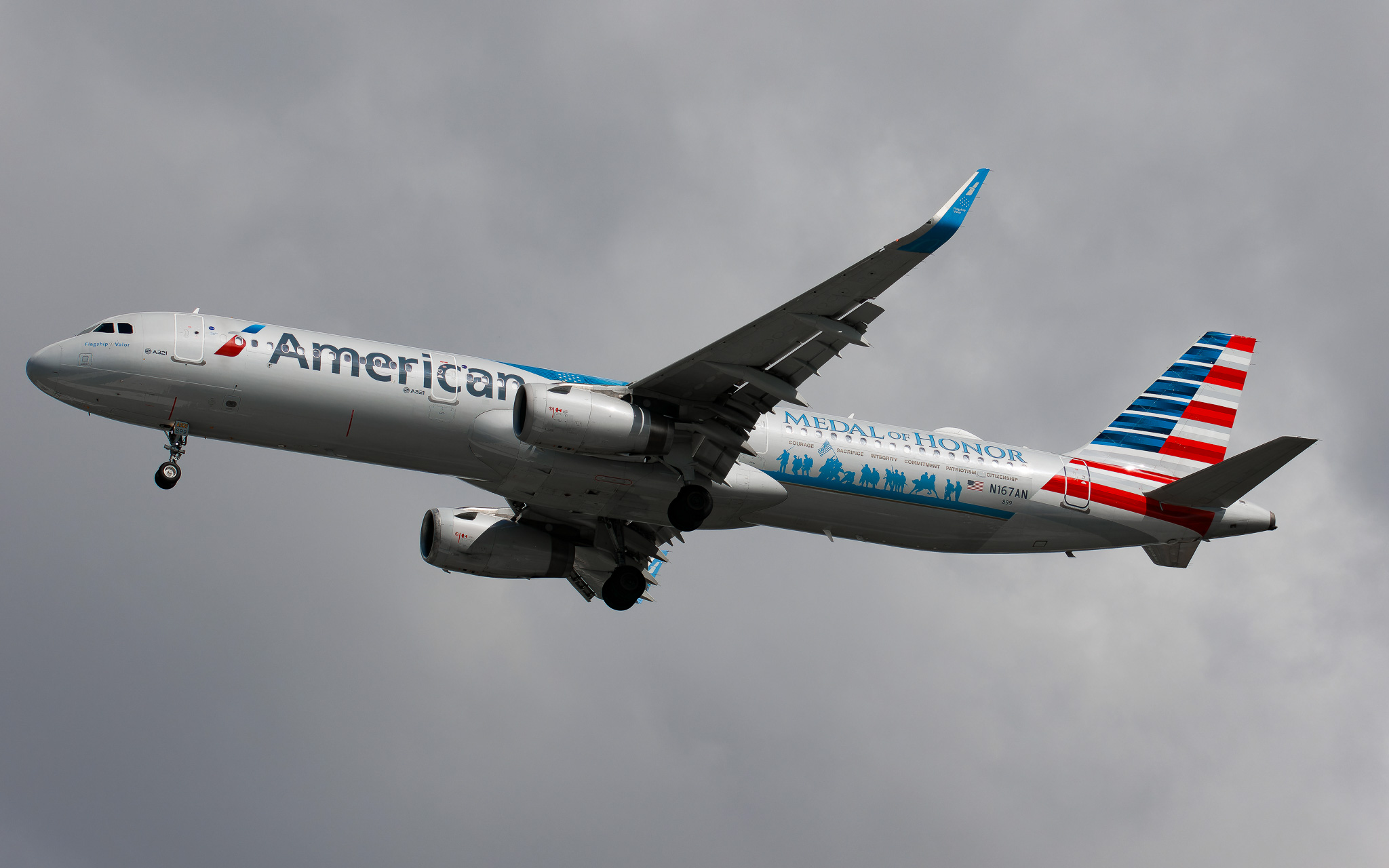 Full size: American Airlines Airbus A321-200 N167AN at Tampa International Airport