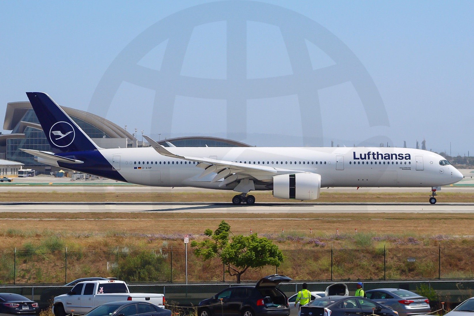 Full size: Lufthansa  Airbus A350-900 D-AIXP at Los Angeles International Airport