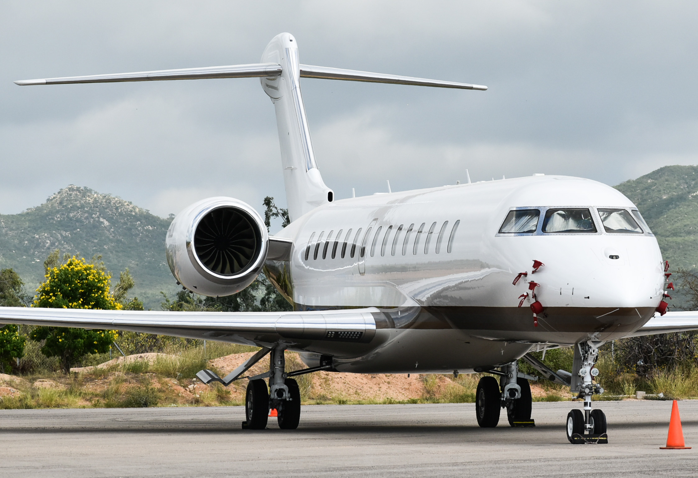Full size: PRIVATE Bombardier Global 7500 VP-BLU at Aeropuerto de Cabo San Lucas Internacional