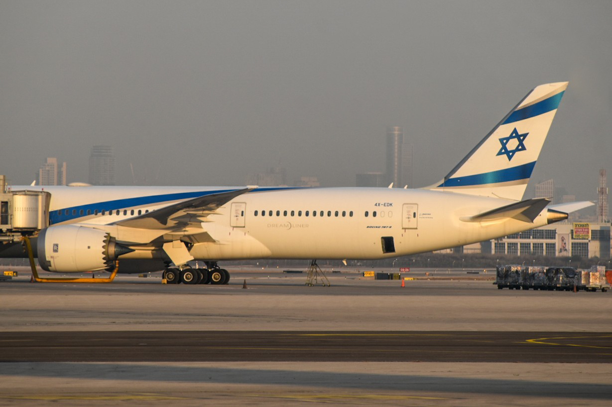 Full size: El Al Boeing 787-9 4X-EDK at Tel Aviv-Ben Gurion Airport