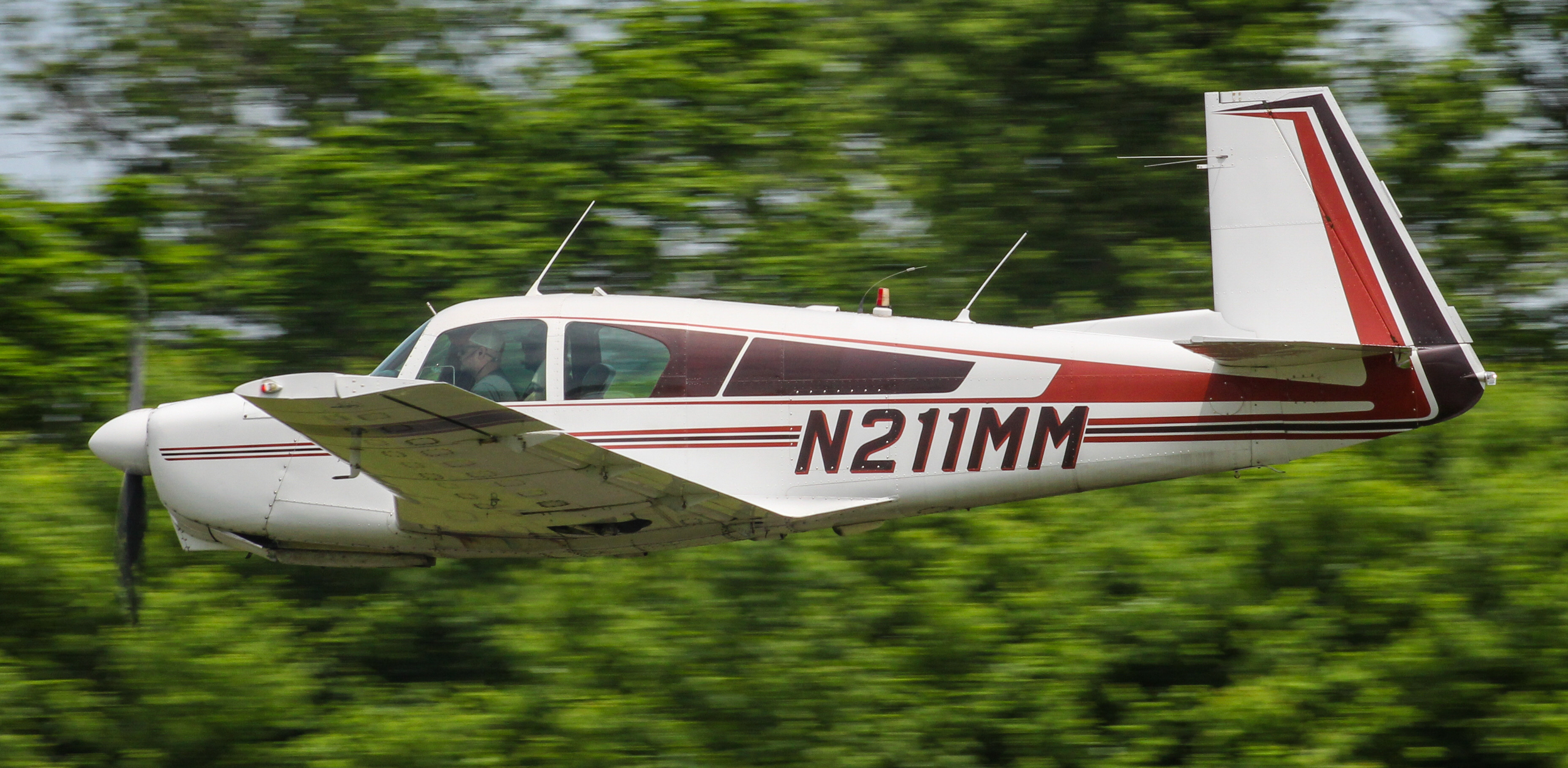 Full size: PRIVATE Mooney M20 N211MC at Cross Keys Airport