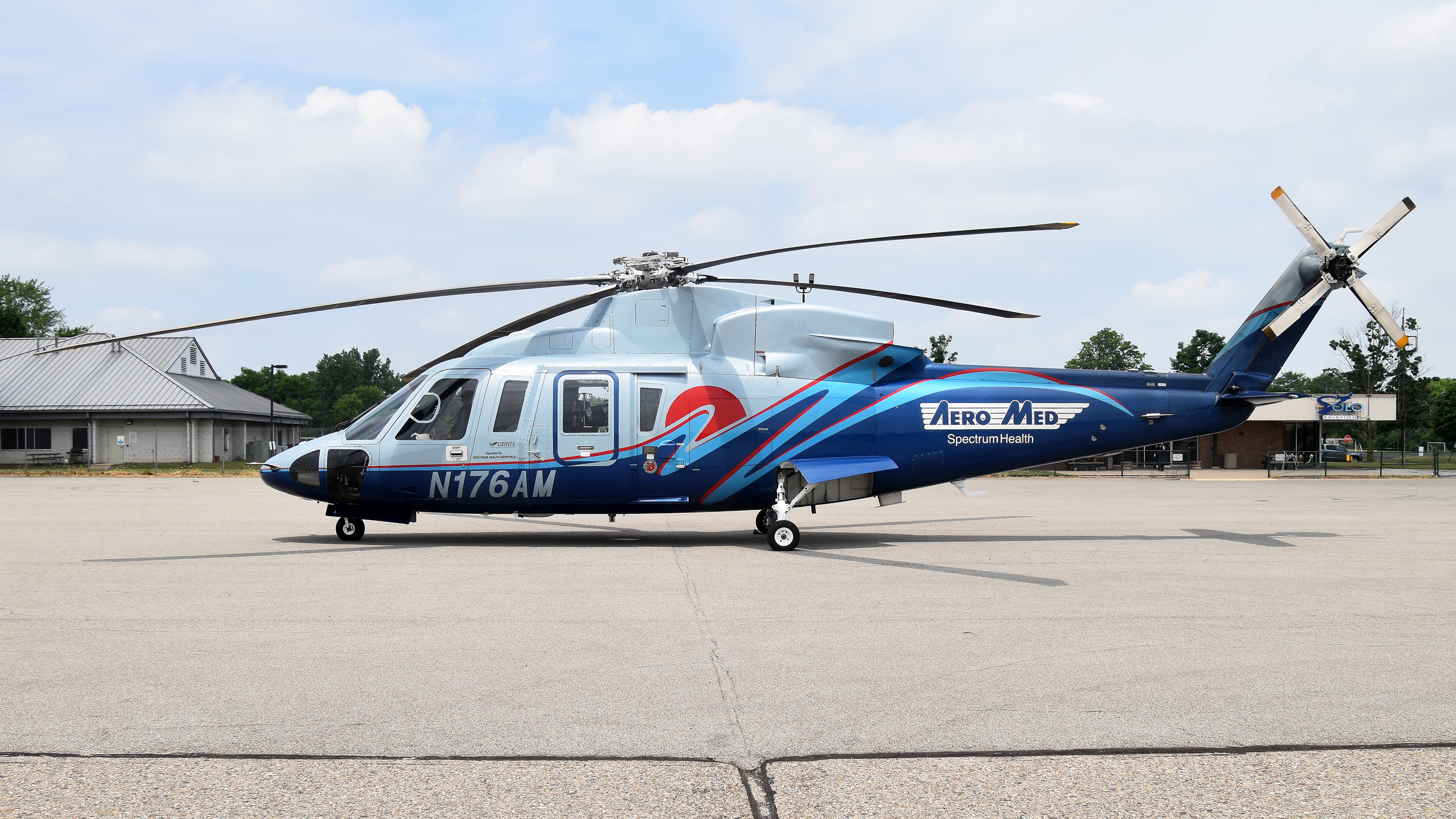 Full size: Aero Med Spectrum Health Sikorsky S-76C N176AM at Ann Arbor Municipal Airport