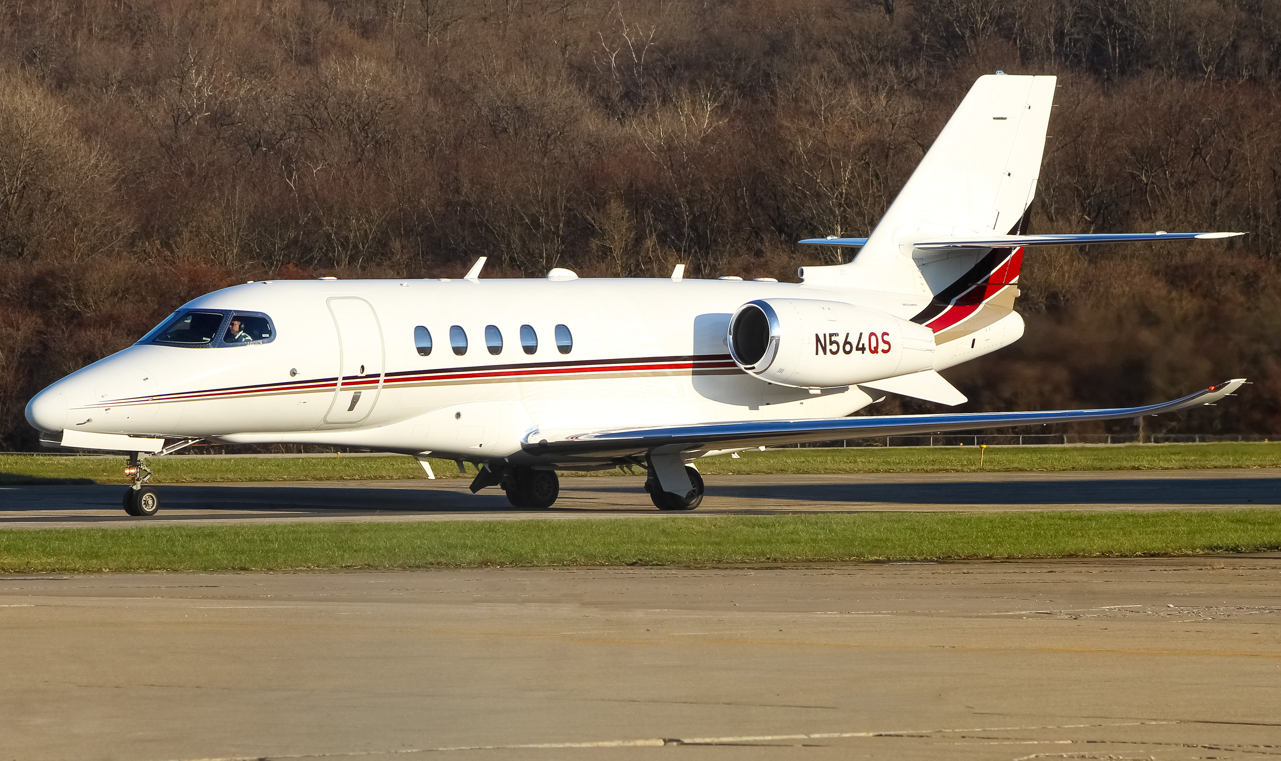 Full size: NetJets Cessna 680 Citation Latitude N564QS at Cincinnati Municipal Airport/Lunken Field