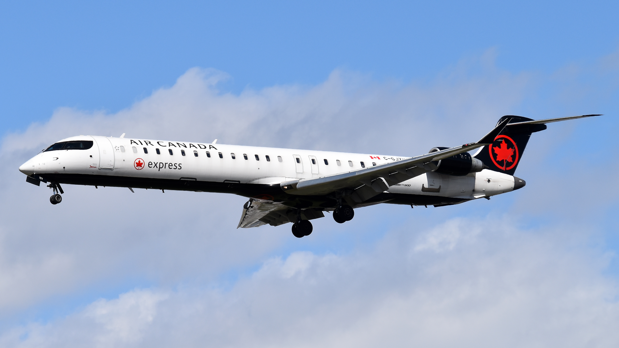 Full size: Air Canada Express Mitsubishi CRJ-900 C-GJZV at Los Angeles International Airport