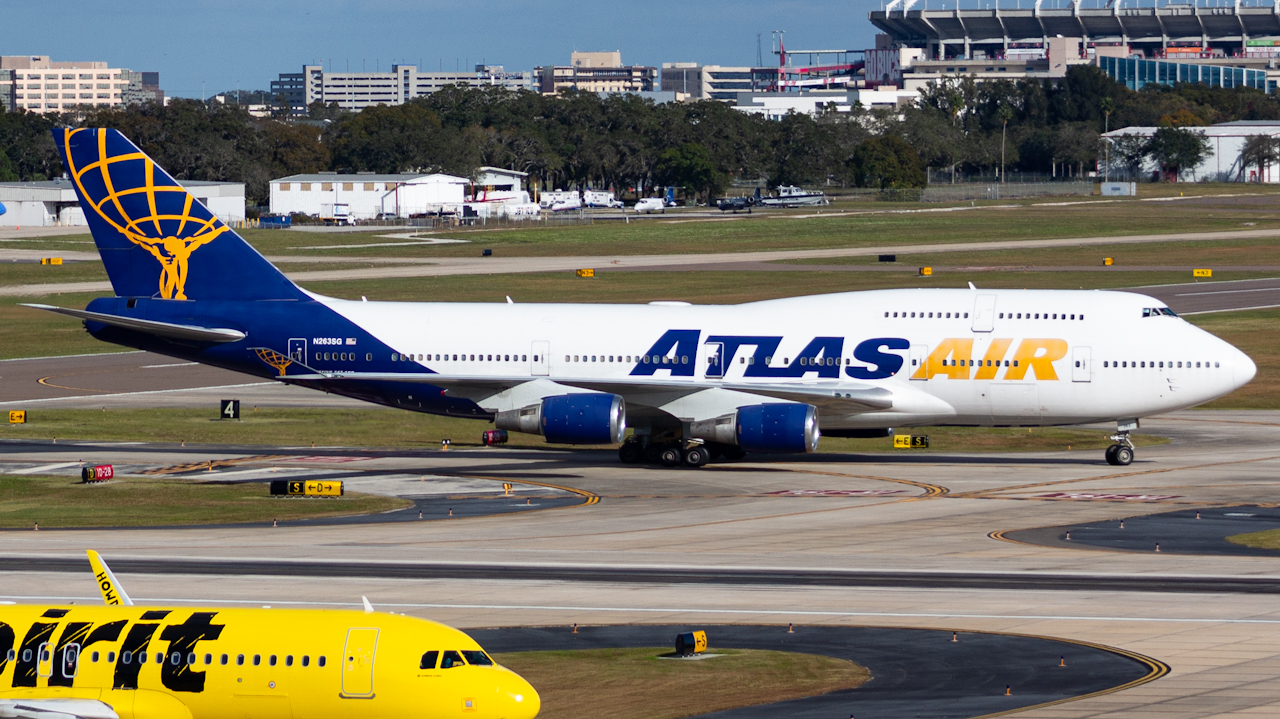 Full size: Atlas Air Boeing 747-400 N263SG at Tampa International Airport