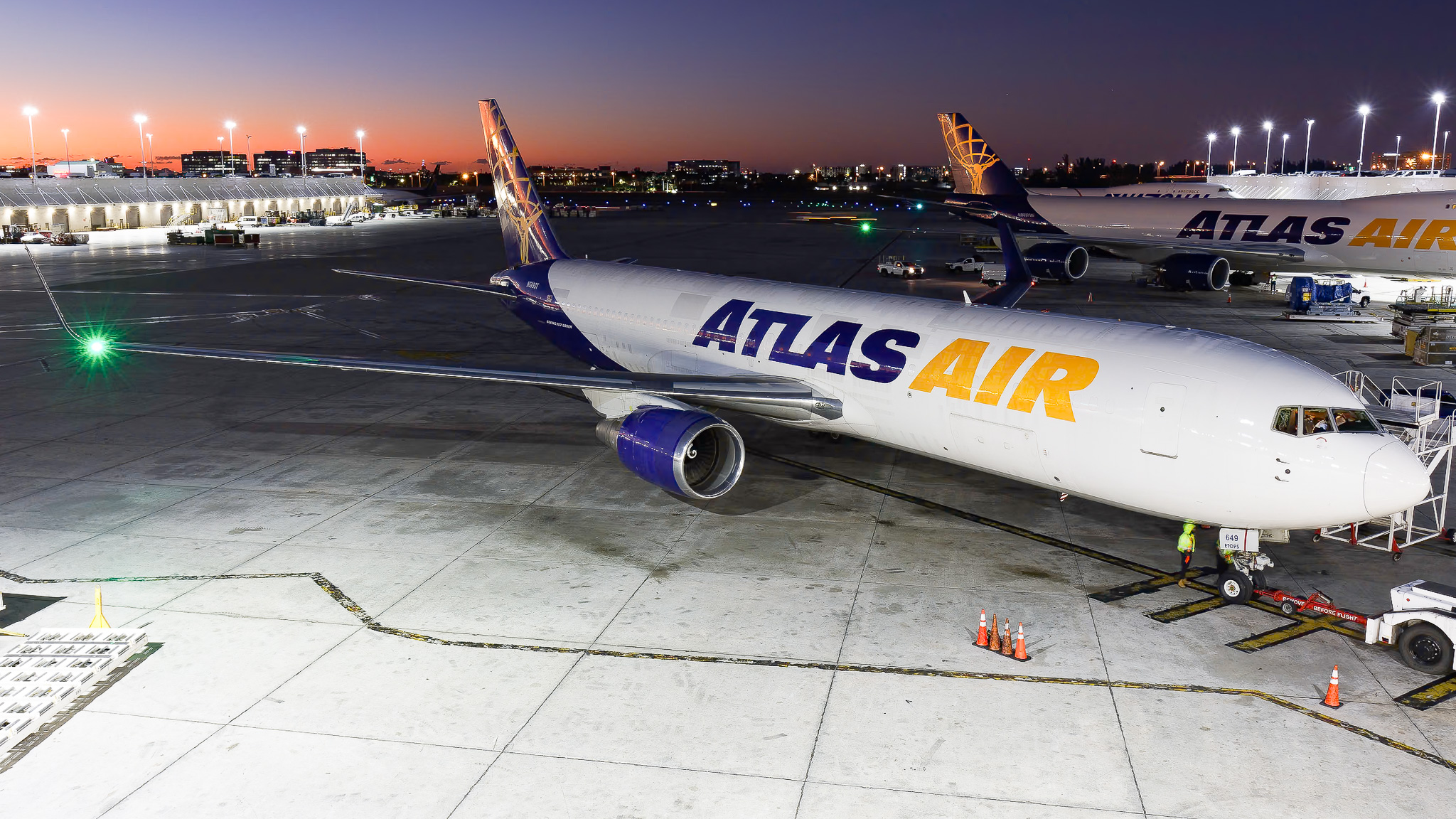 Full size: Atlas Air Boeing 767-300F N649GT at Miami International Airport