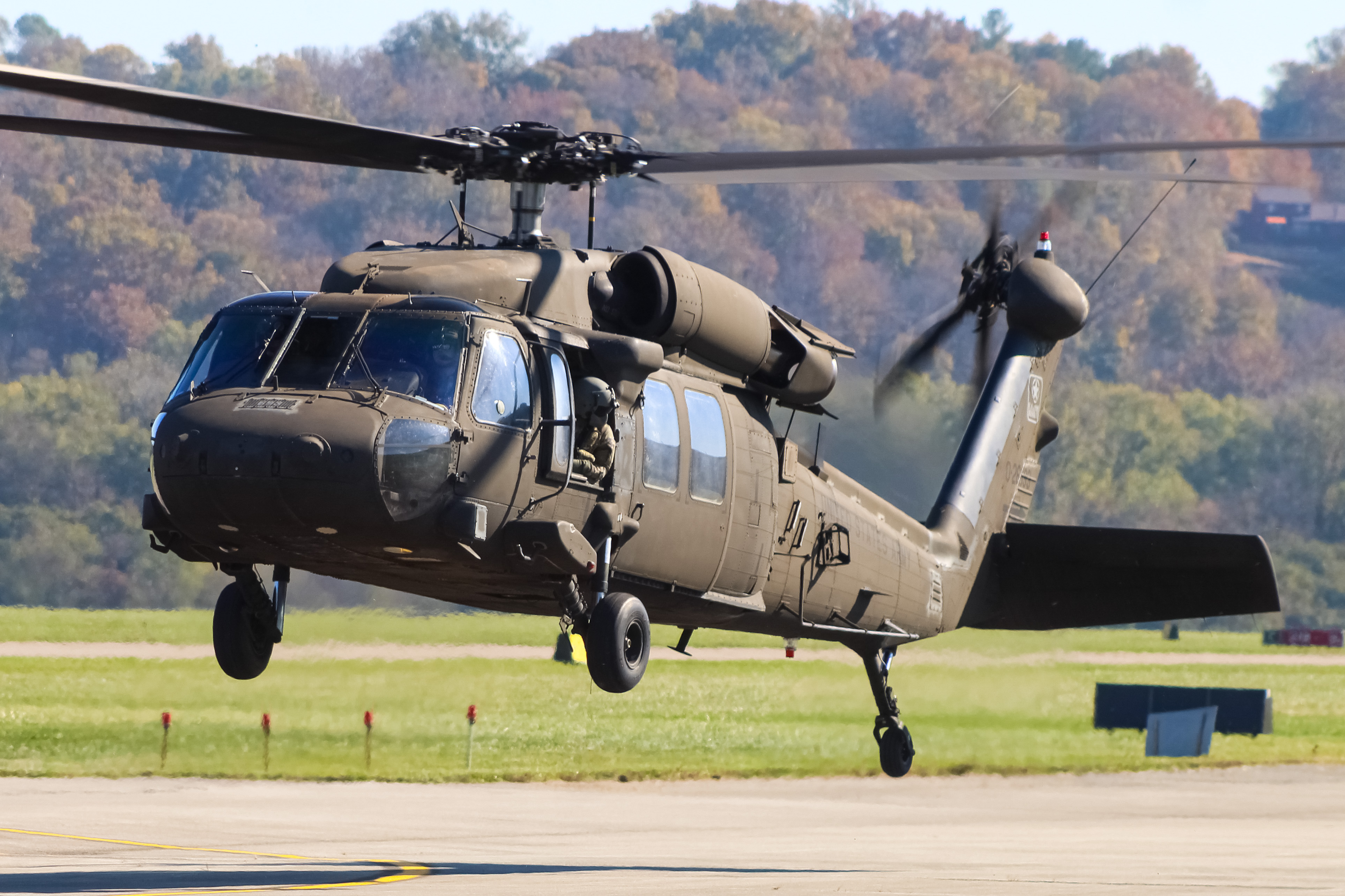 Full size: US Army UH-60 Blackhawk 0-26686 at Cincinnati Municipal Airport/Lunken Field