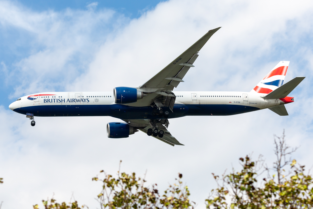 Full size: British Airways Boeing 777-300ER G-STBI at John F. Kennedy International Airport