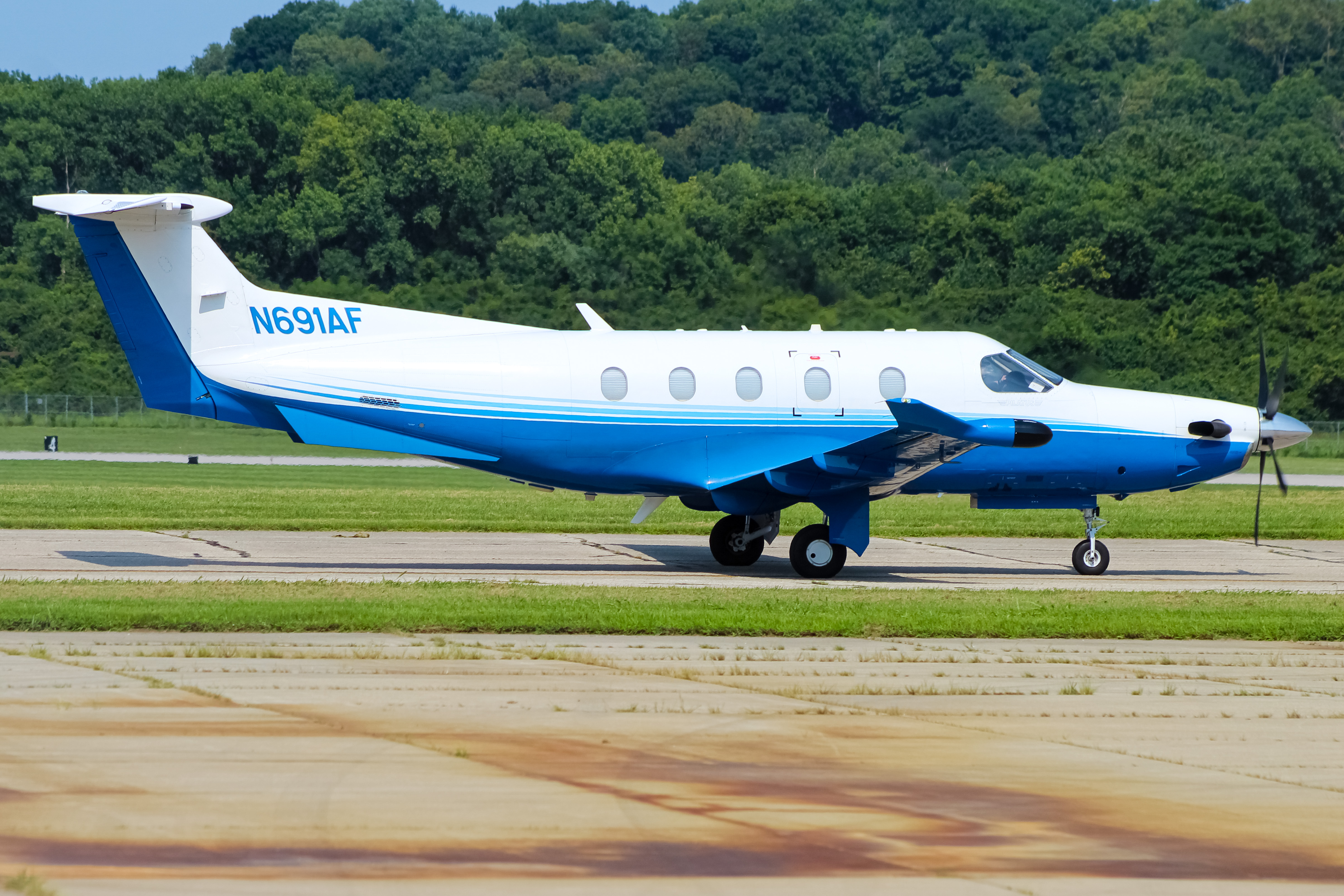 Full size: Planesense Pilatus PC-12 N691AF at Cincinnati Municipal Airport/Lunken Field