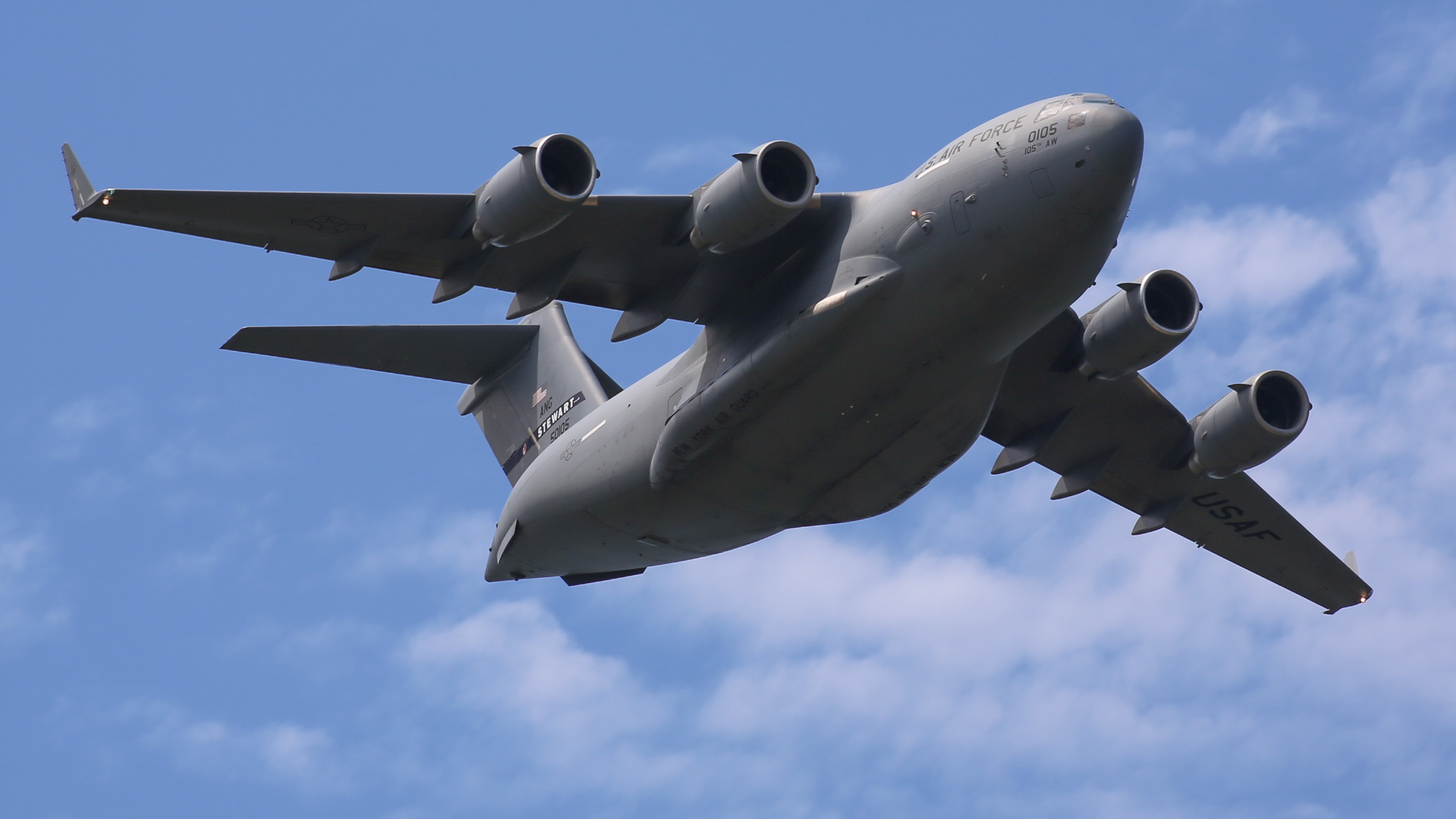 Full size: USAF - United States Air Force Boeing C-17 Globemaster III 50105 at Montgomery Orange County Airport