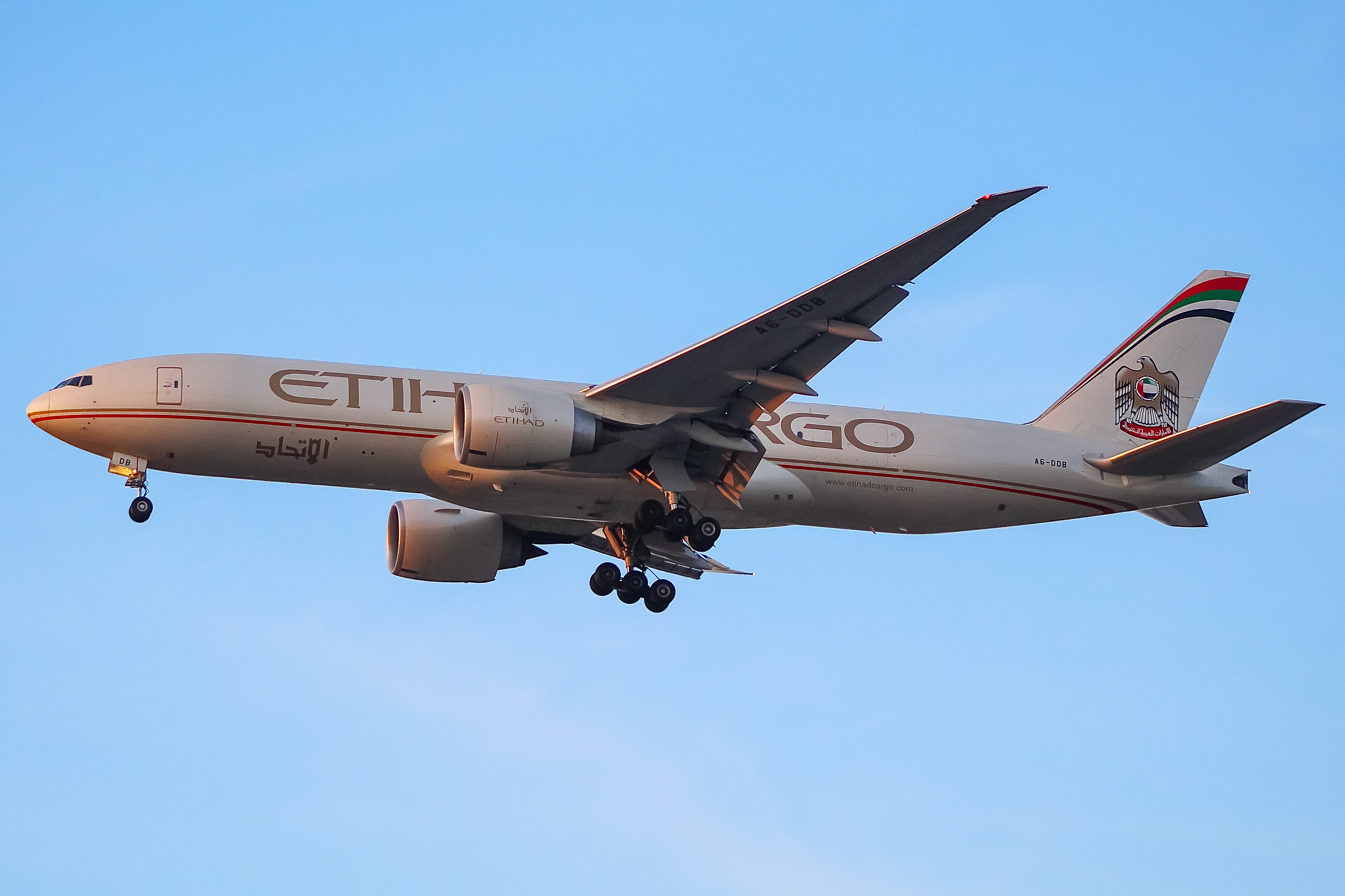 Full size: Etihad Cargo Boeing 777-F A6-DDB at Chicago O'Hare International Airport