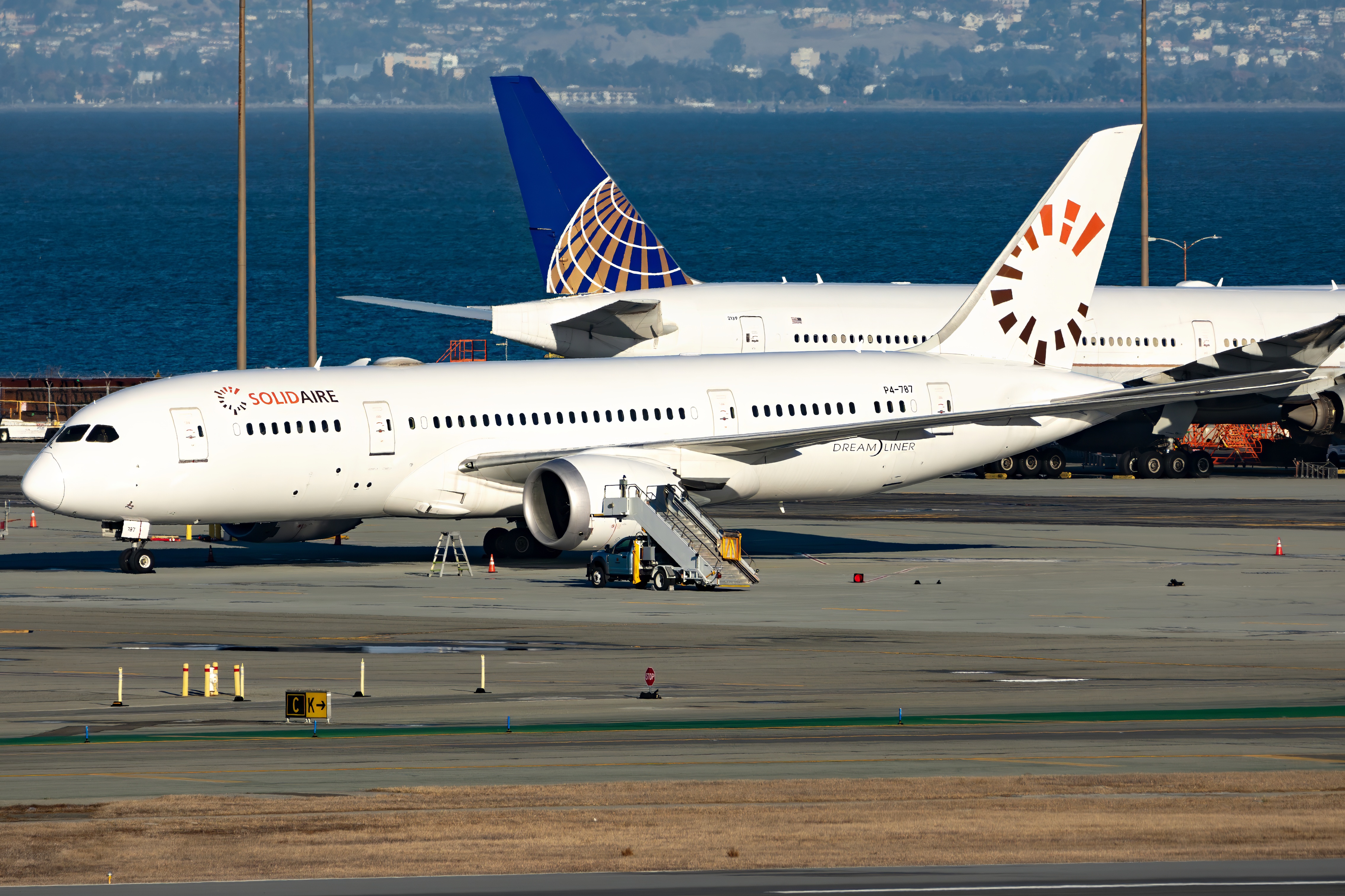 Full size: Comlux Aruba Boeing 787-8 P4-787 at San Francisco International Airport