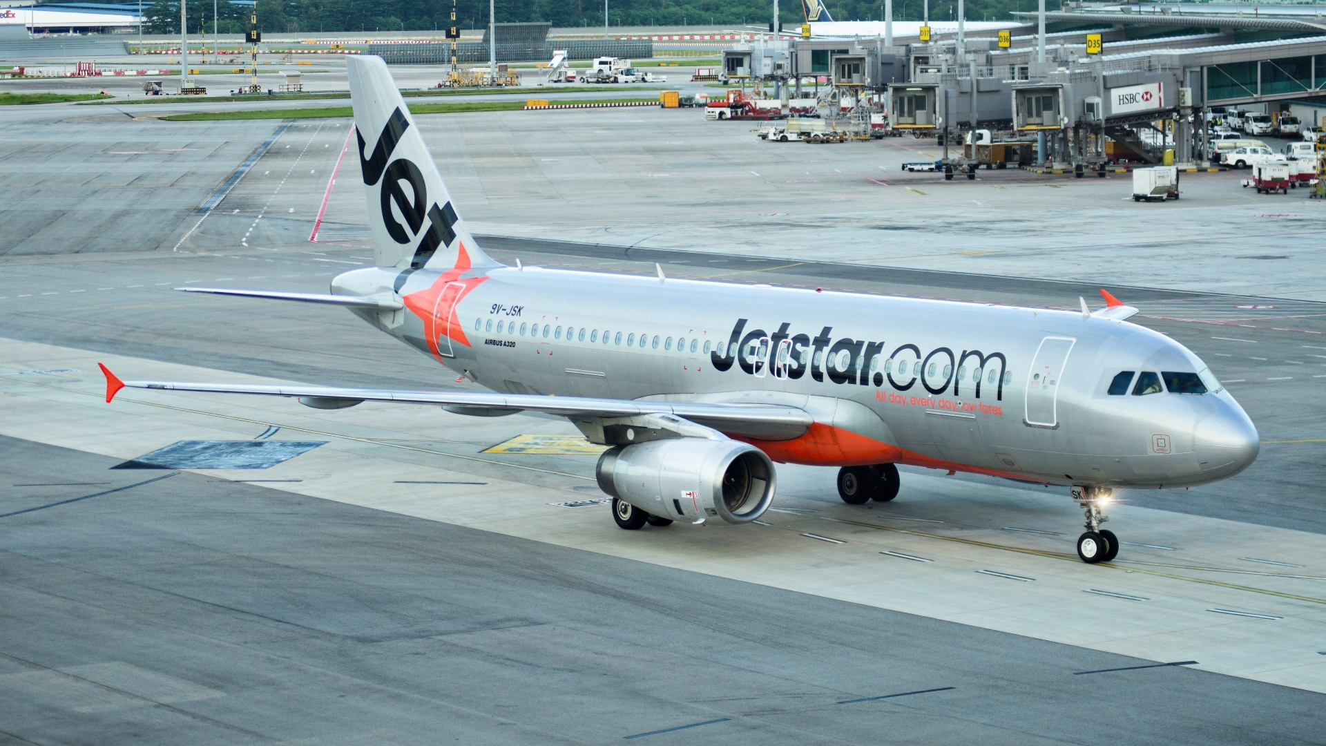 Full size: JetStar Asia Airbus A320 9V-JSK at Singapore-Changi Airport