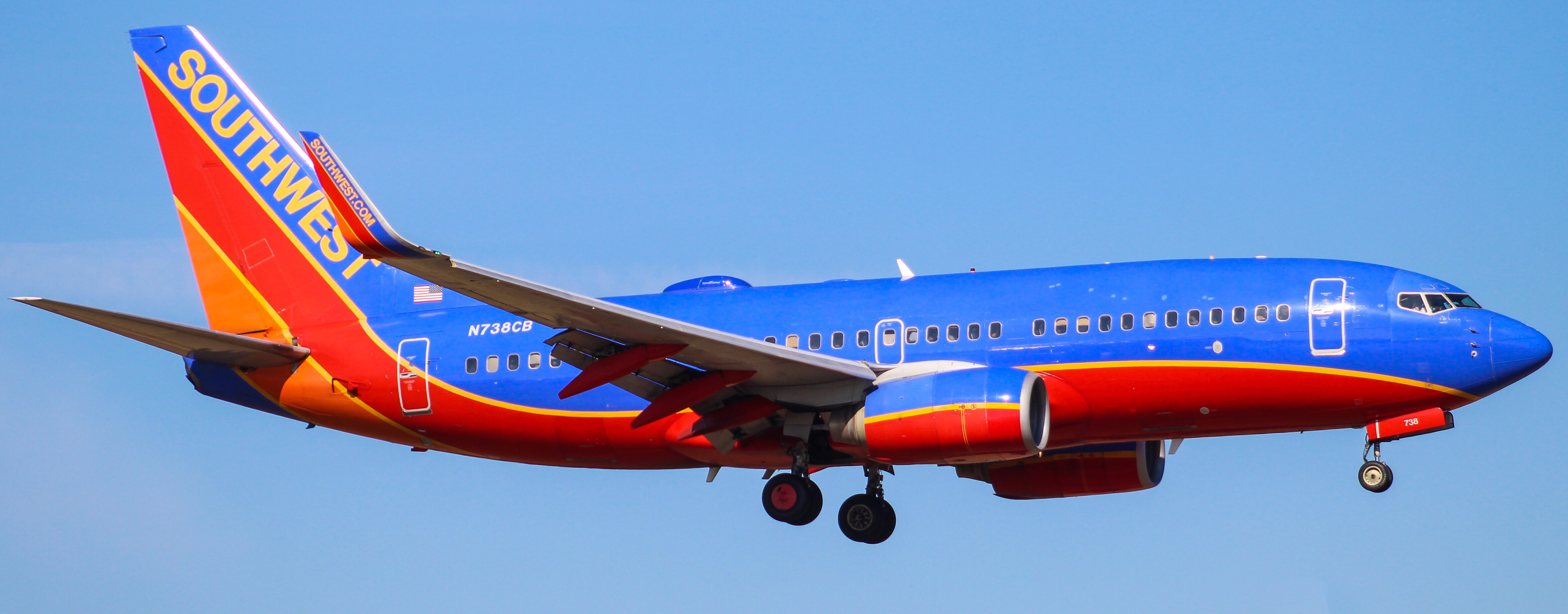 Full size: Southwest Airlines Boeing 737-700 N738CB at Philadelphia International Airport