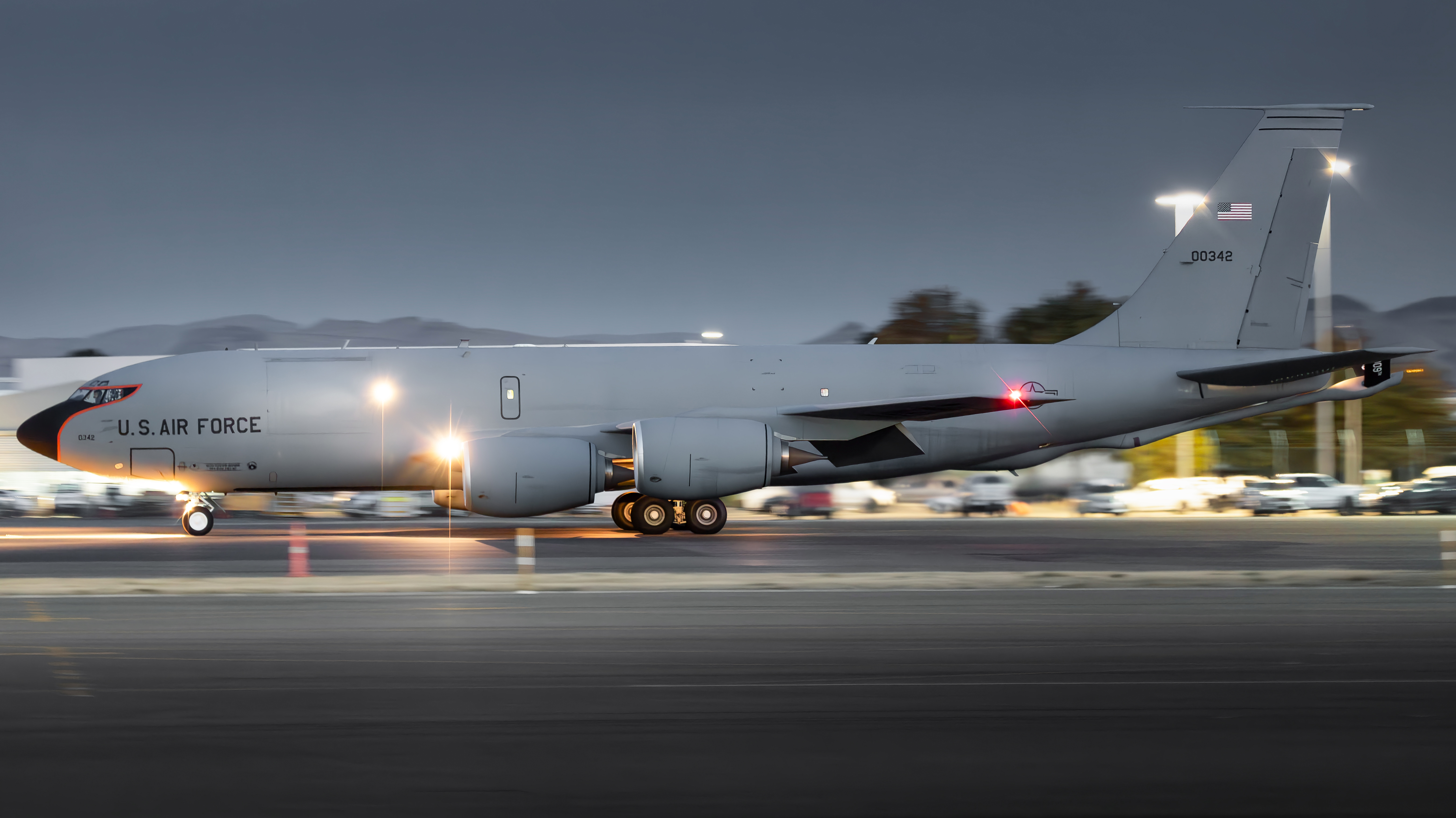 Full size: USAF - United States Air Force Boeing KC-135 Stratotanker 60-0342 at Christchurch International Airport