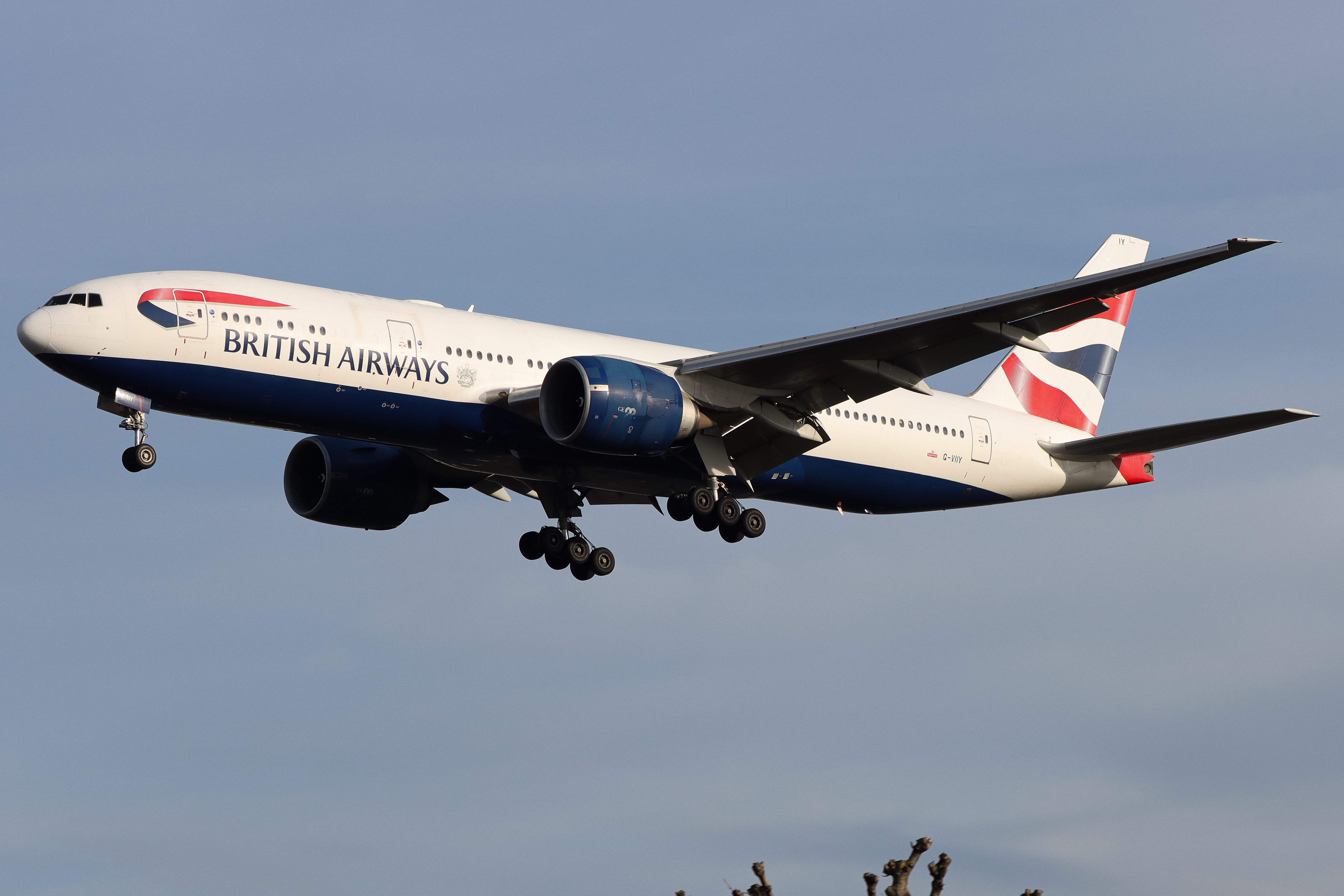 Full size: British Airways Boeing 777-200ER G-VIIY at London Heathrow International Airport