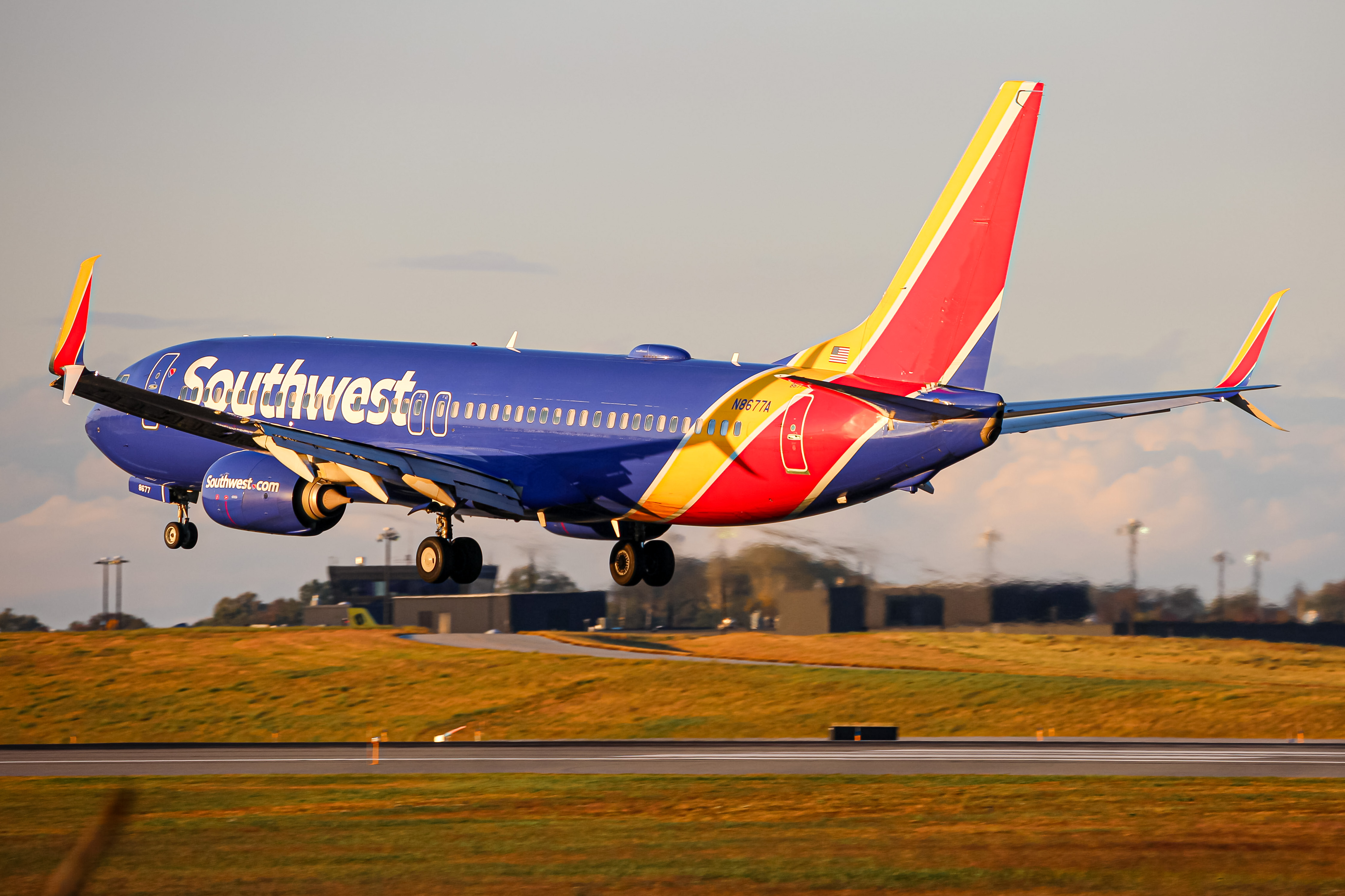 Full size: Southwest Airlines Boeing 737-800 N8677A at Baltimore/Washington International Thurgood Marshall Airport