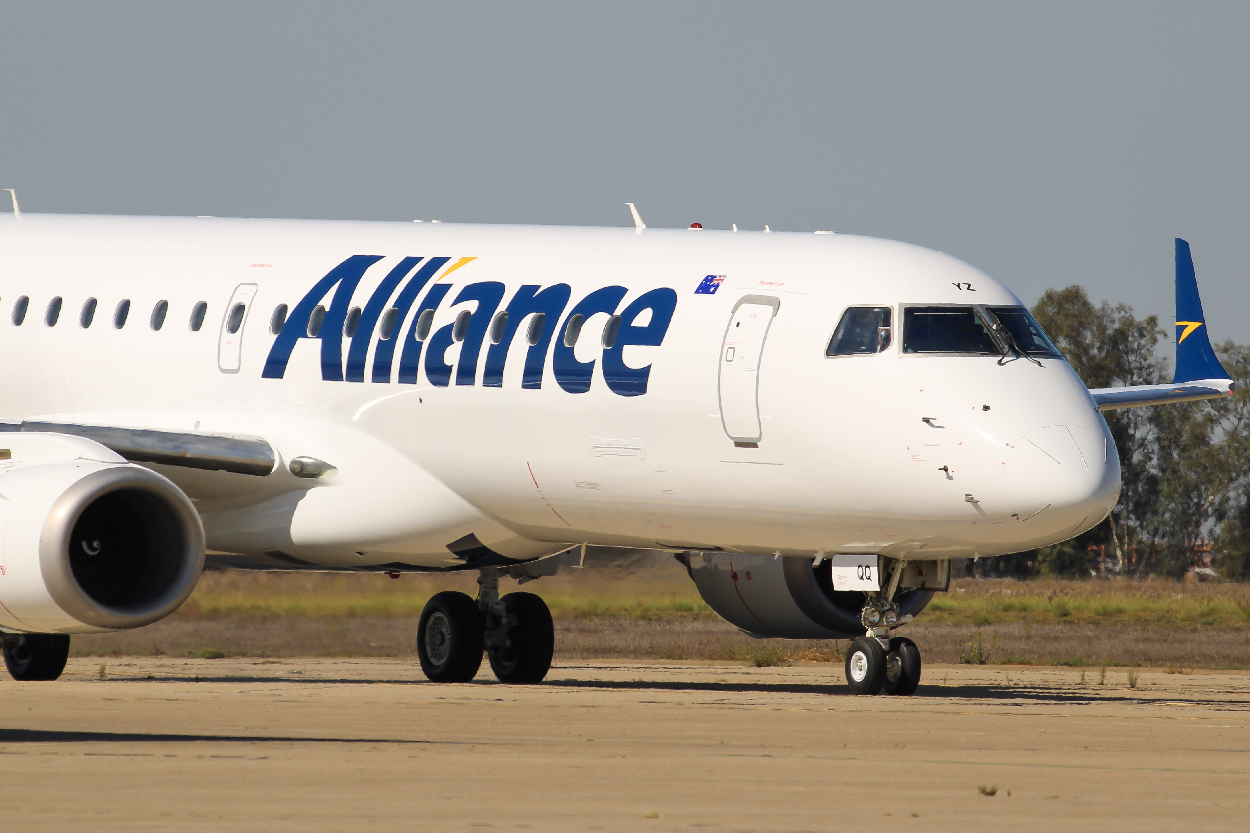 Full size: Alliance Airlines Embraer E190 N922QQ at Brown Field Municipal Airport