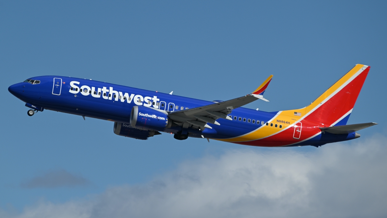 Full size: Southwest Airlines Boeing 737 MAX 8 N8864H at Reno/Tahoe International Airport