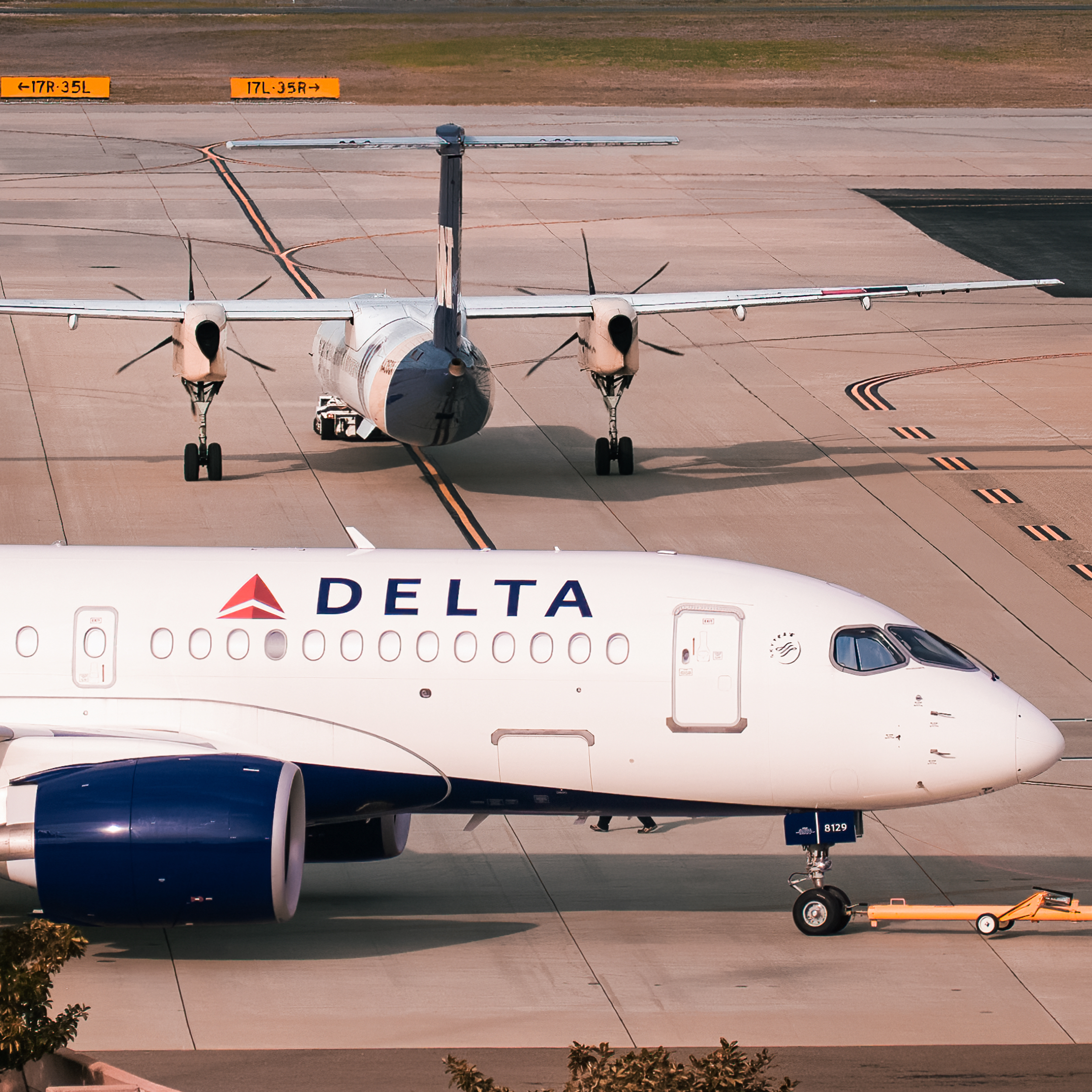 Full size: Delta Airlines Airbus A220-100 N129DU at Sacramento International Airport