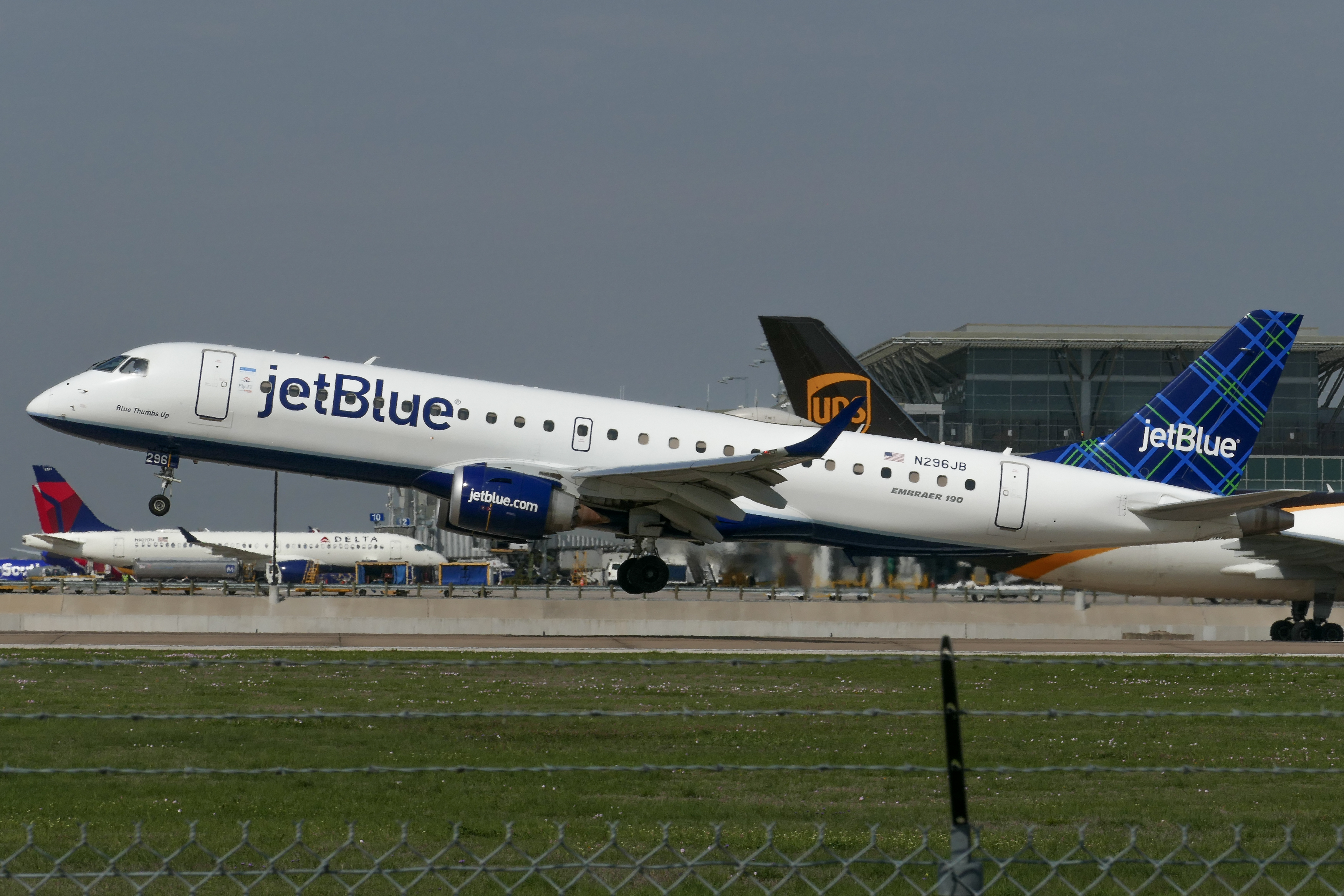 Full size: JetBlue Airways Embraer E190 N296JB at Austin-Bergstrom International Airport
