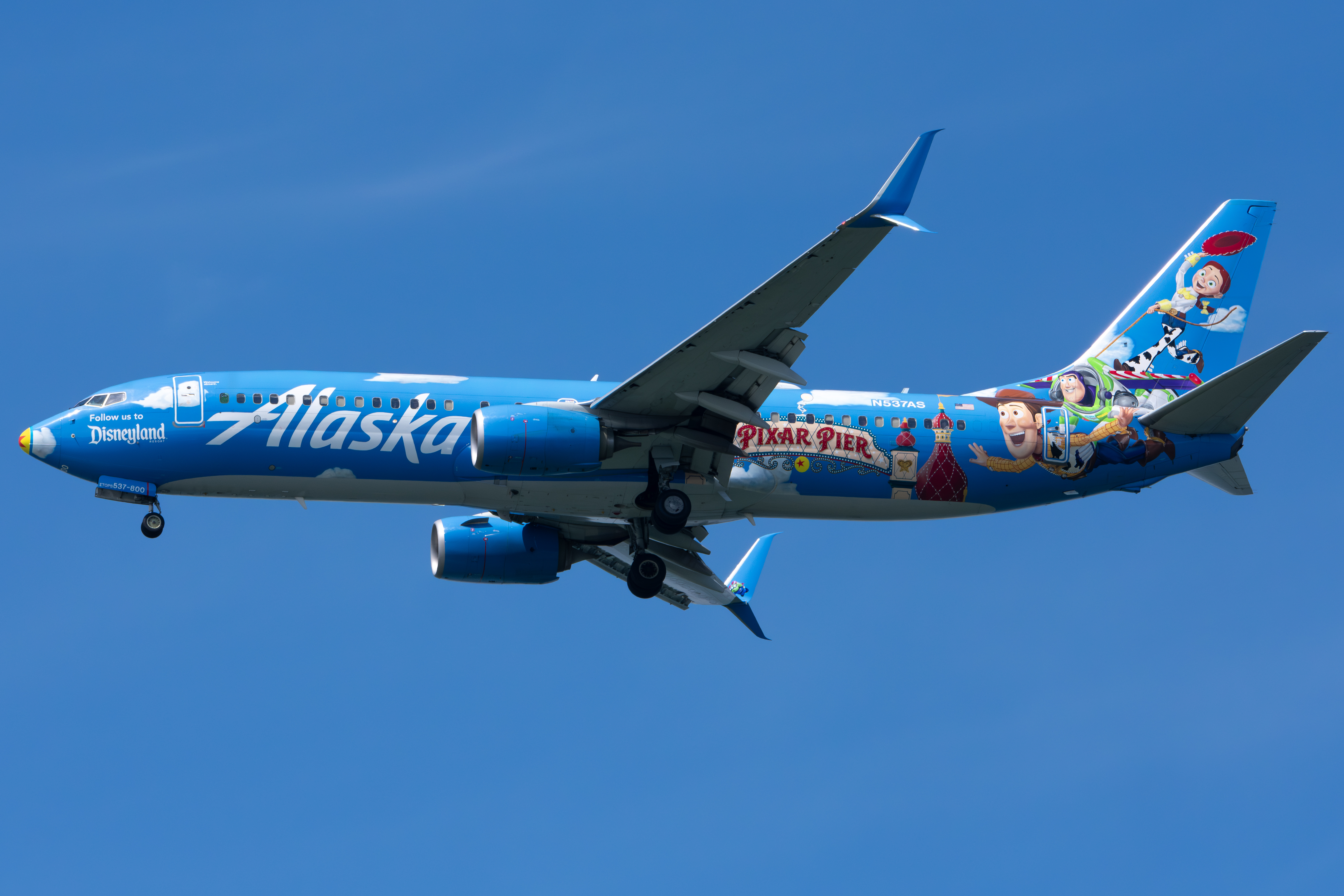 Full size: Alaska Airlines Boeing 737-800 N537AS at San Francisco International Airport