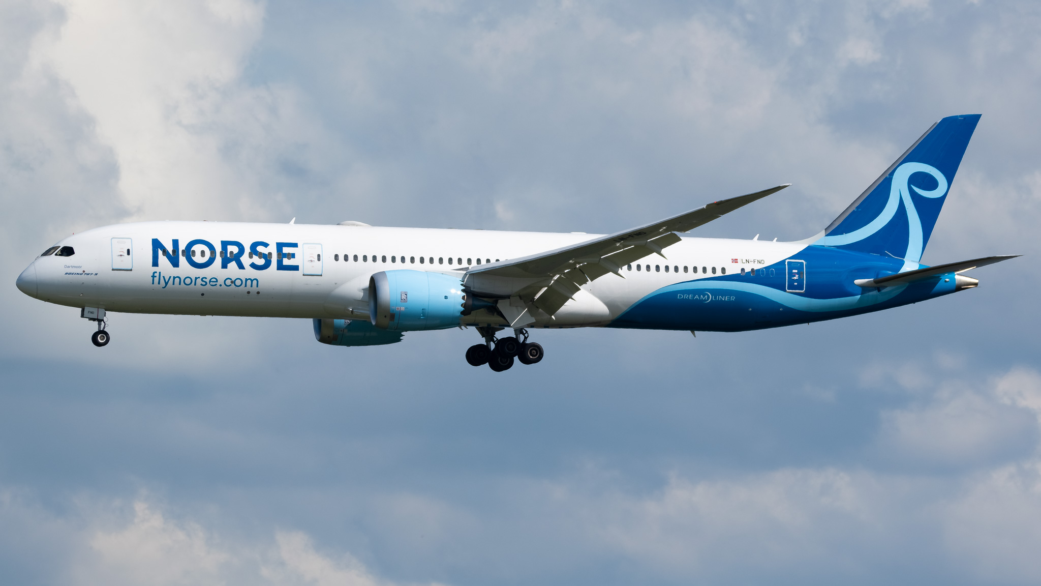 Full size: Norse Airways Boeing 787-9 LN-FND at Orlando International Airport