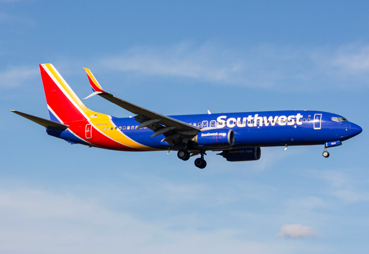 Full size: Southwest Airlines Boeing 737-800 N8524Z at Tampa International Airport