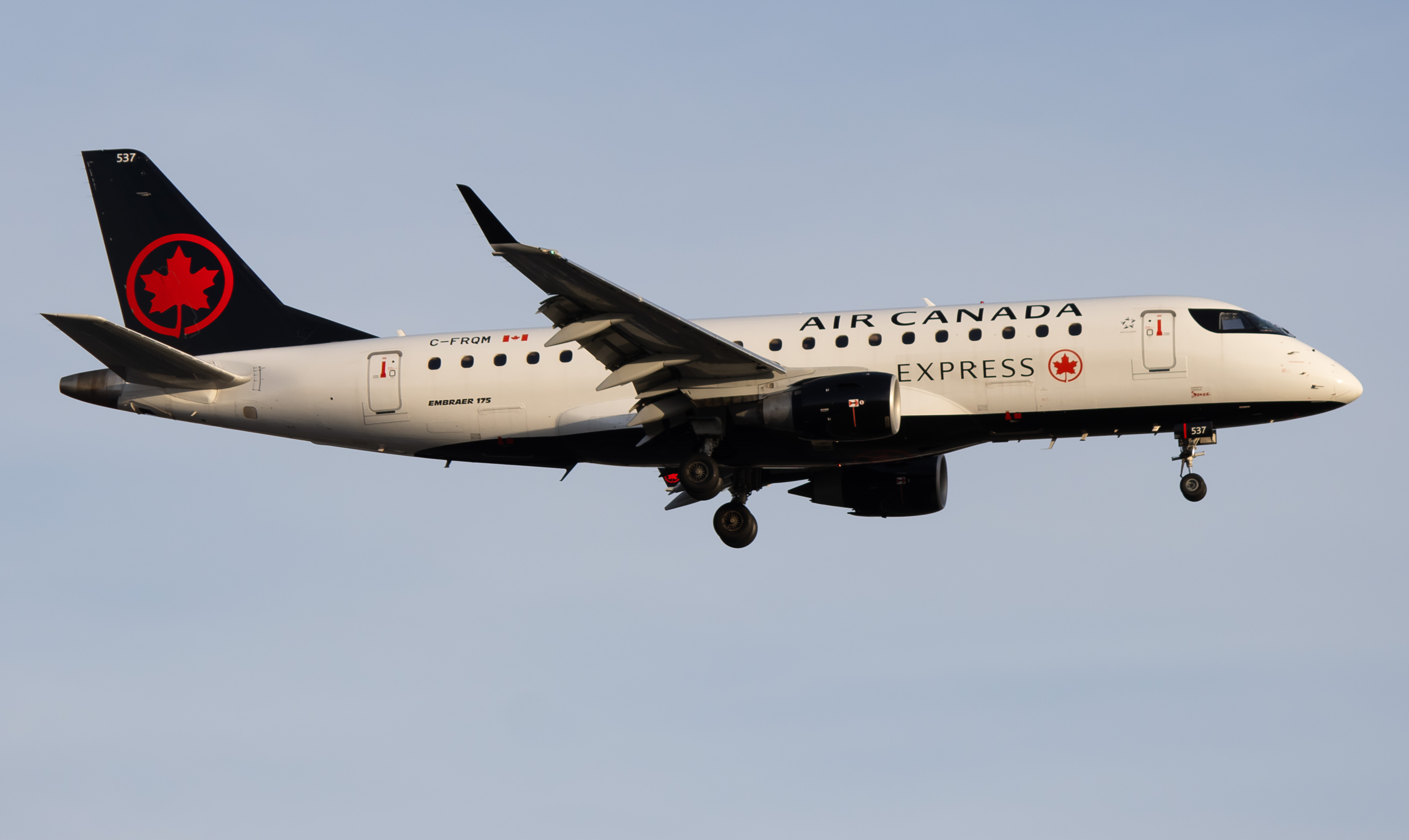 Full size: Air Canada Embraer E175 C-FRQM at Newark Liberty International Airport