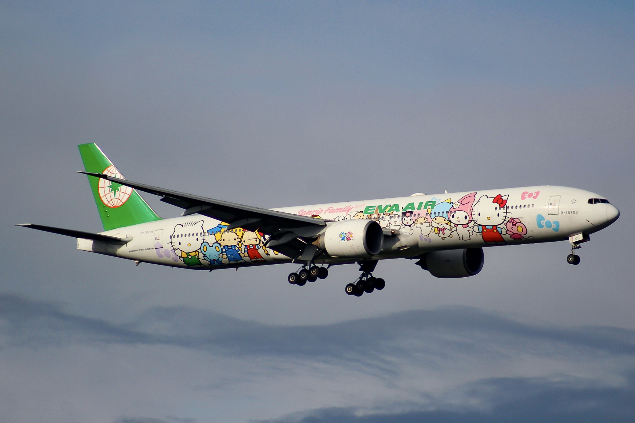 Full size: EVA Air Boeing 777-300ER B-16703 at Seattle-Tacoma International Airport