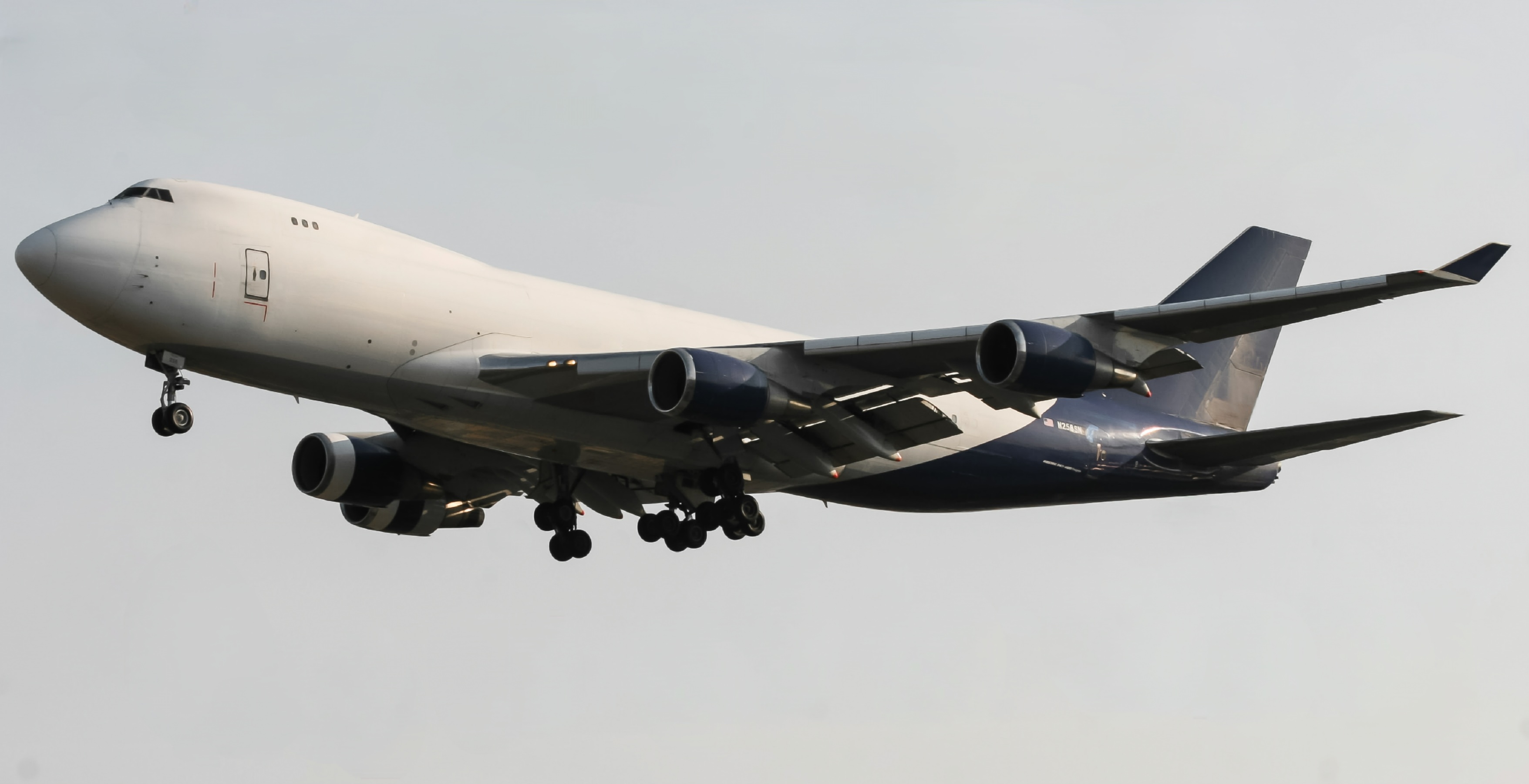 Full size: Western Global Airlines Boeing 747-47UF N258SN at Lester B Pearson International Airport