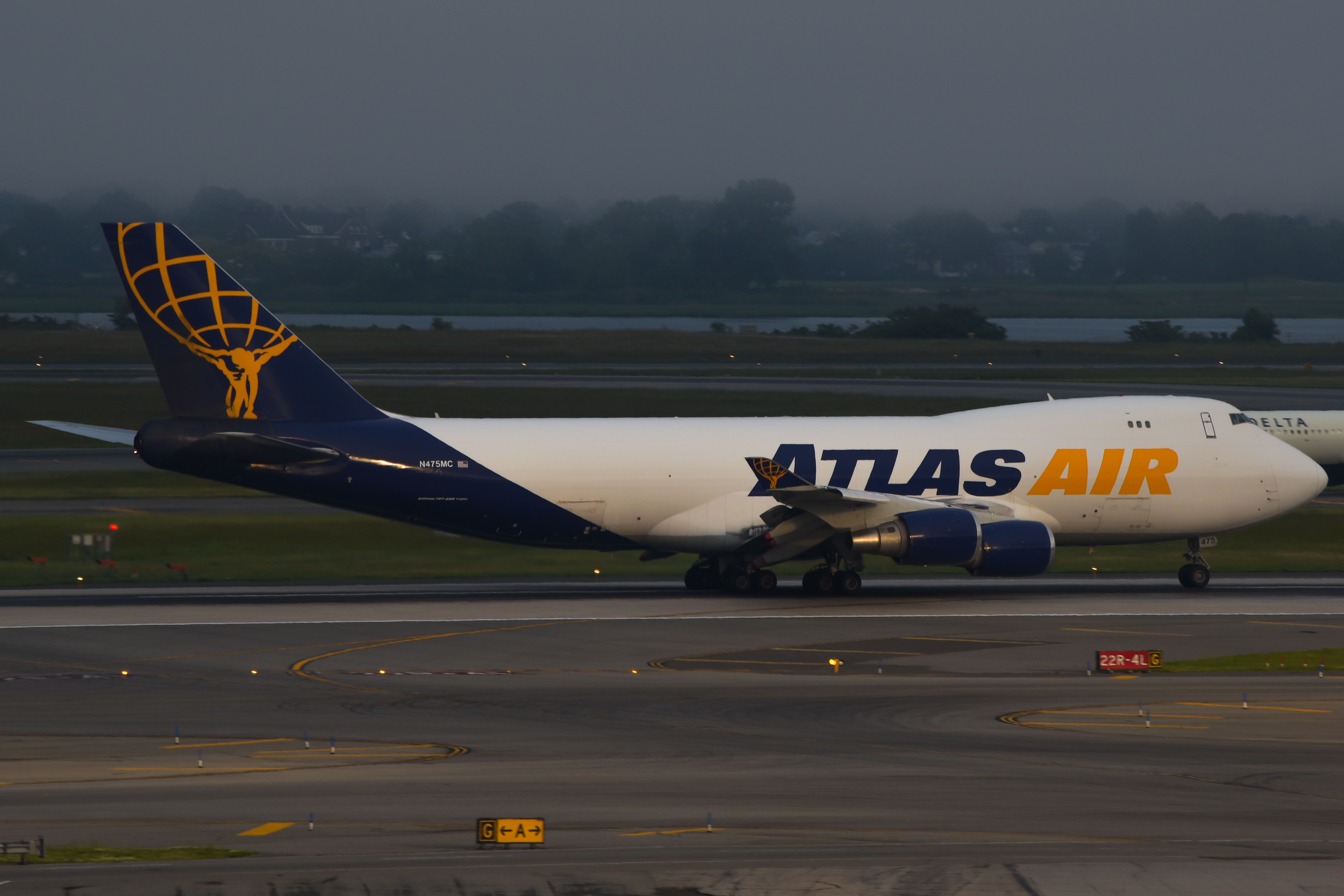 Full size: Atlas Air Boeing 747-400F N475MC at John F. Kennedy International Airport