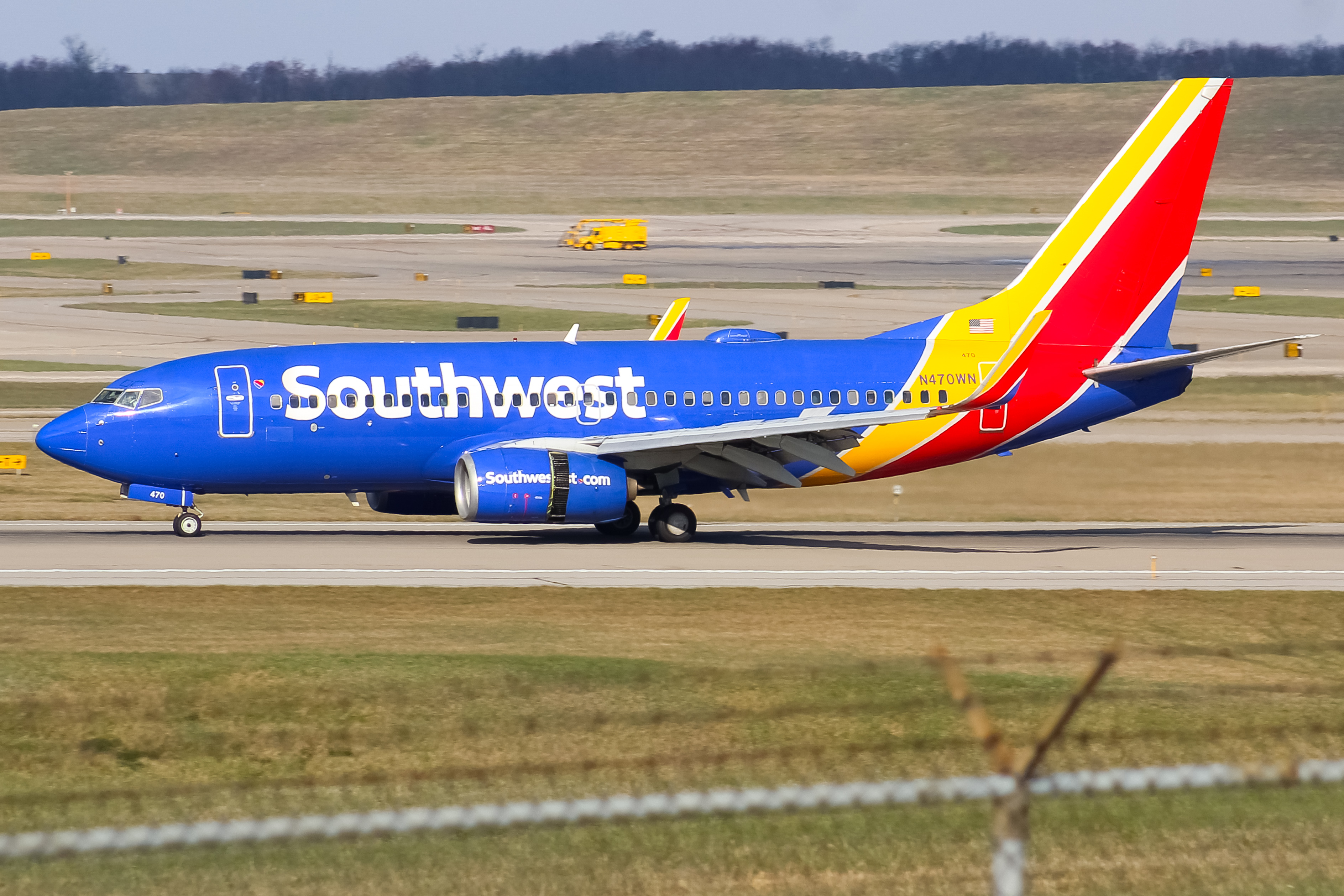 Full size: Southwest Airlines Boeing 737-700 N470WN at Cincinnati/Northern Kentucky International Airport