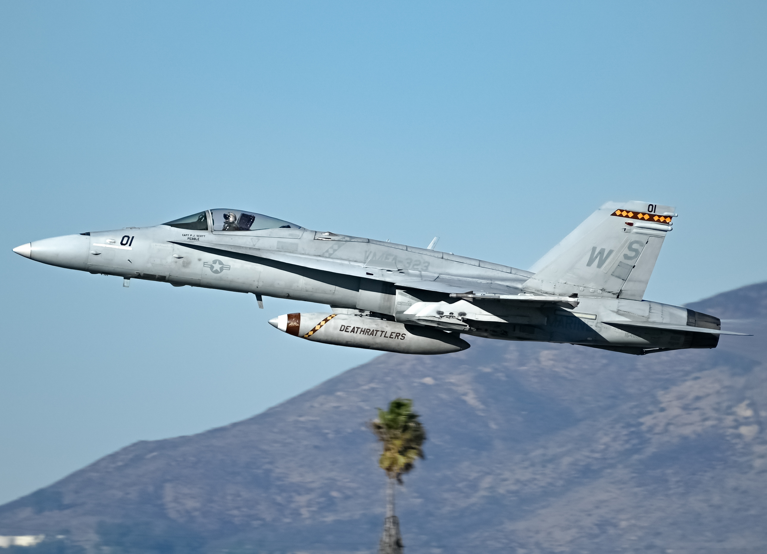 Full size: USMC - United States Marine Corp McDonnel Douglas F/A-18 Hornet 164881 at Brown Field Municipal Airport