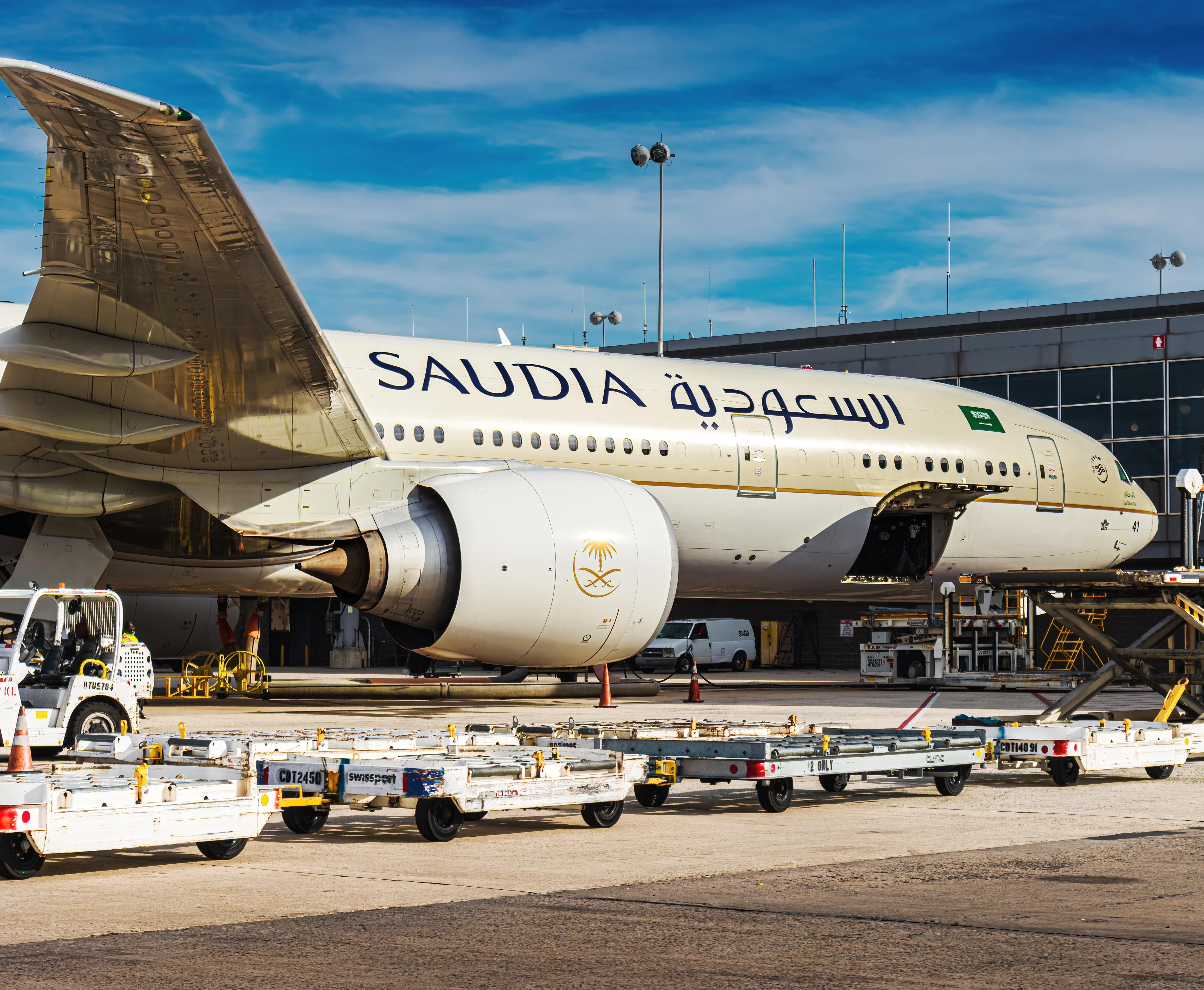 Full size: Saudia Boeing 777-300ER HZ-AK24 at Washington Dulles International Airport