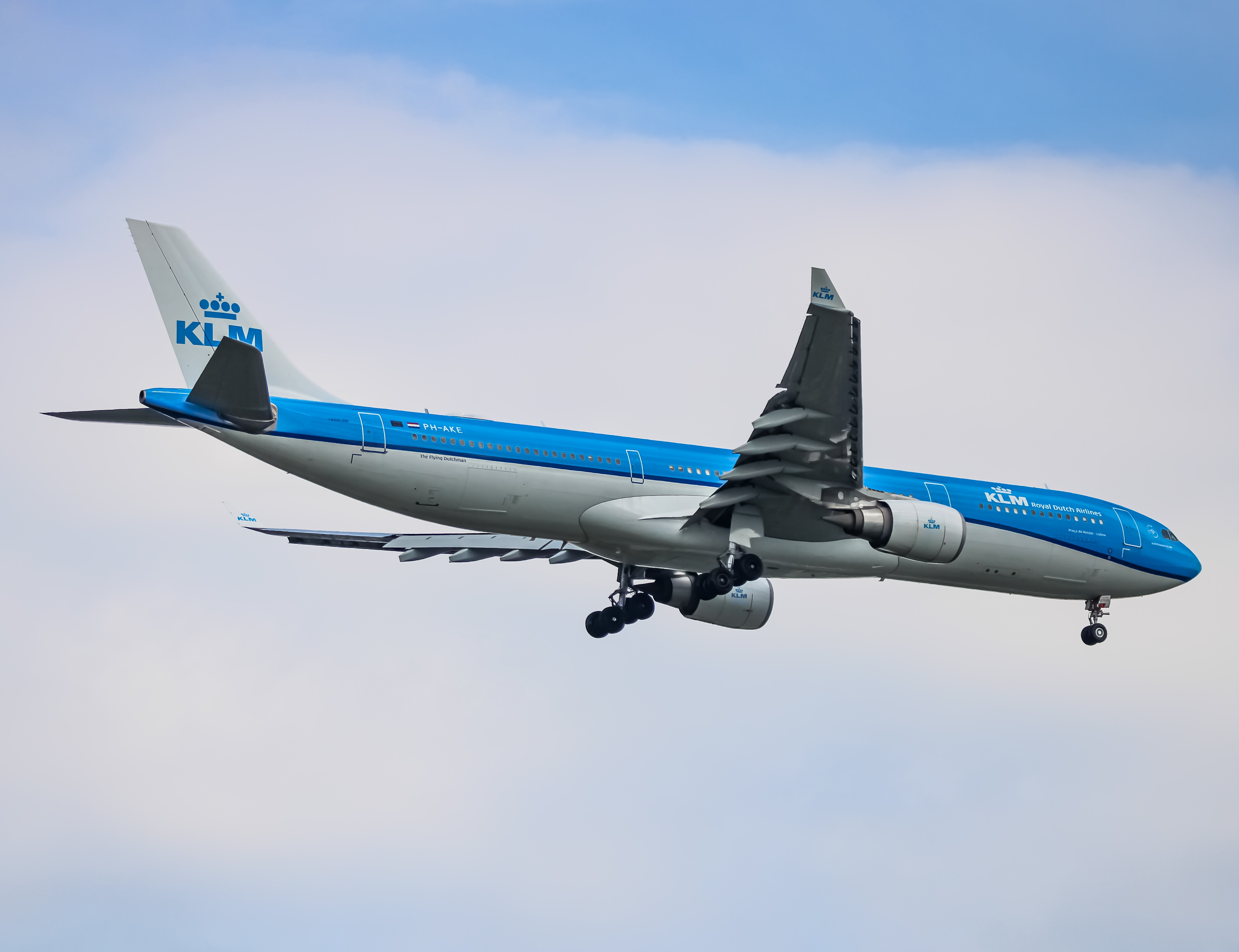 Full size: KLM Airbus A330-300 PH-AKE at Washington Dulles International Airport