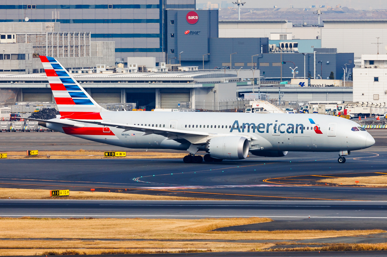 Full size: American Airlines Boeing 787-8 N818AL at Tokyo-Haneda Airport