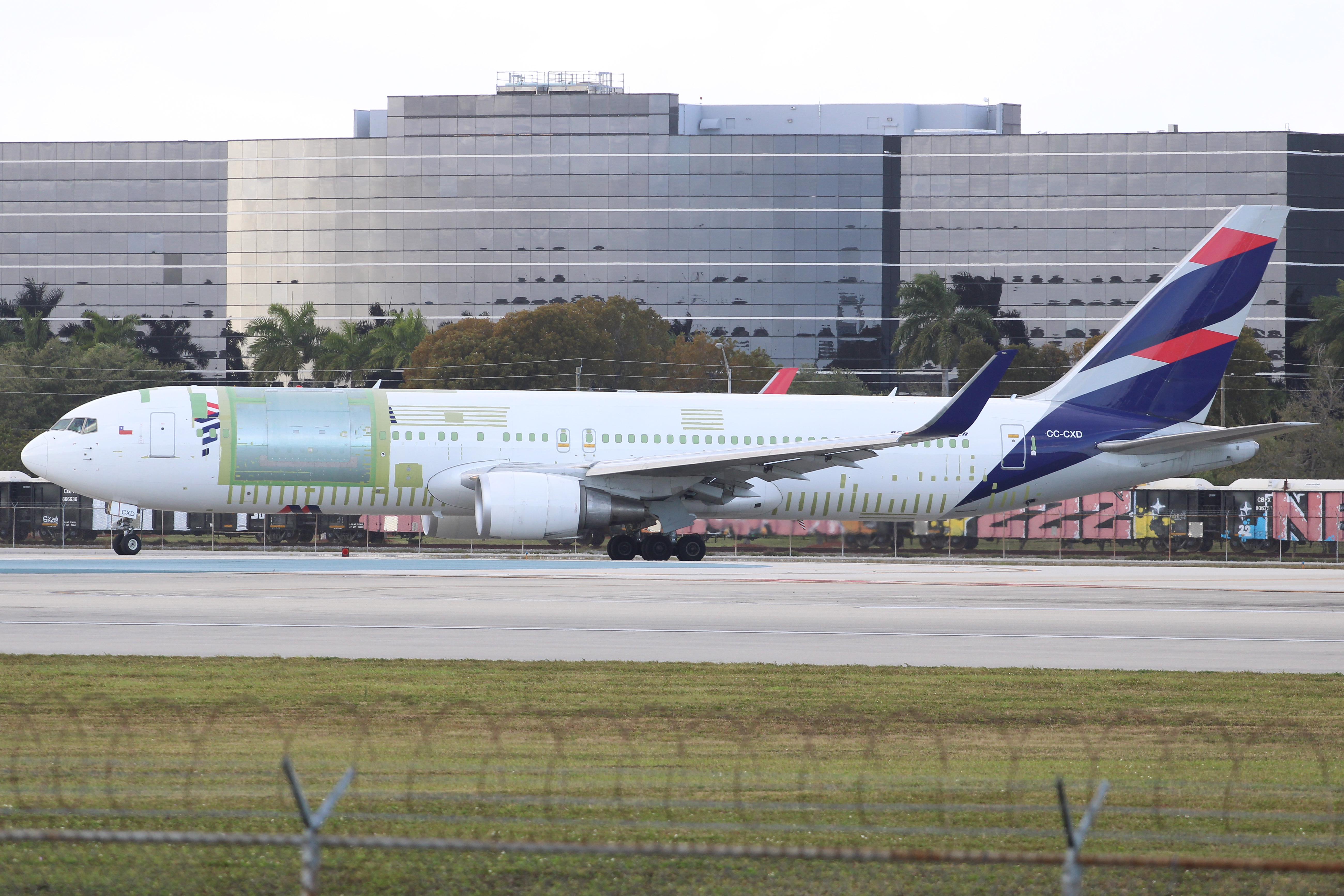 Full size: LATAM Cargo Boeing 767-300ER CC-CXD at Miami International Airport