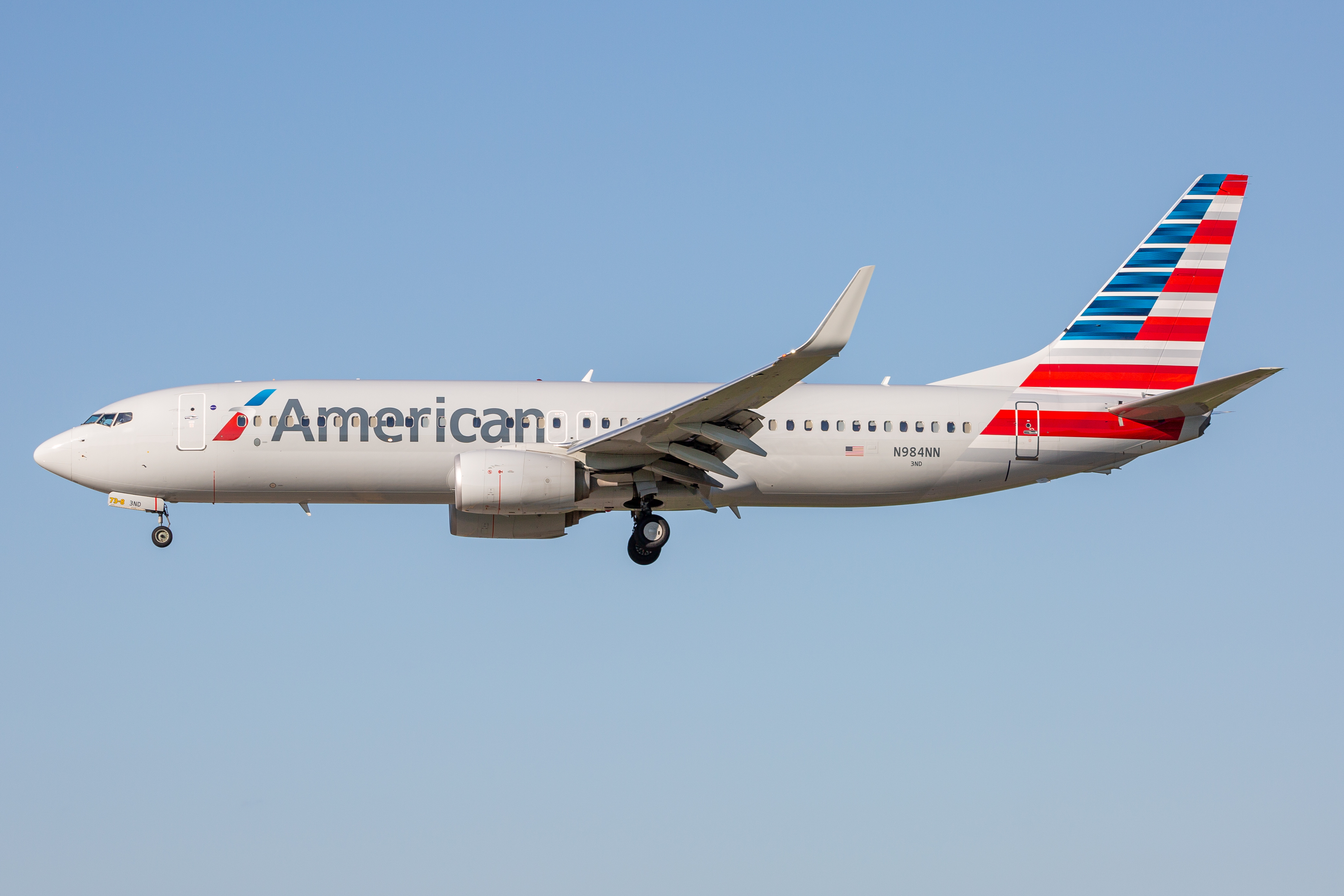 Full size: American Airlines Boeing 737-800 N984NN at Baltimore/Washington International Thurgood Marshall Airport