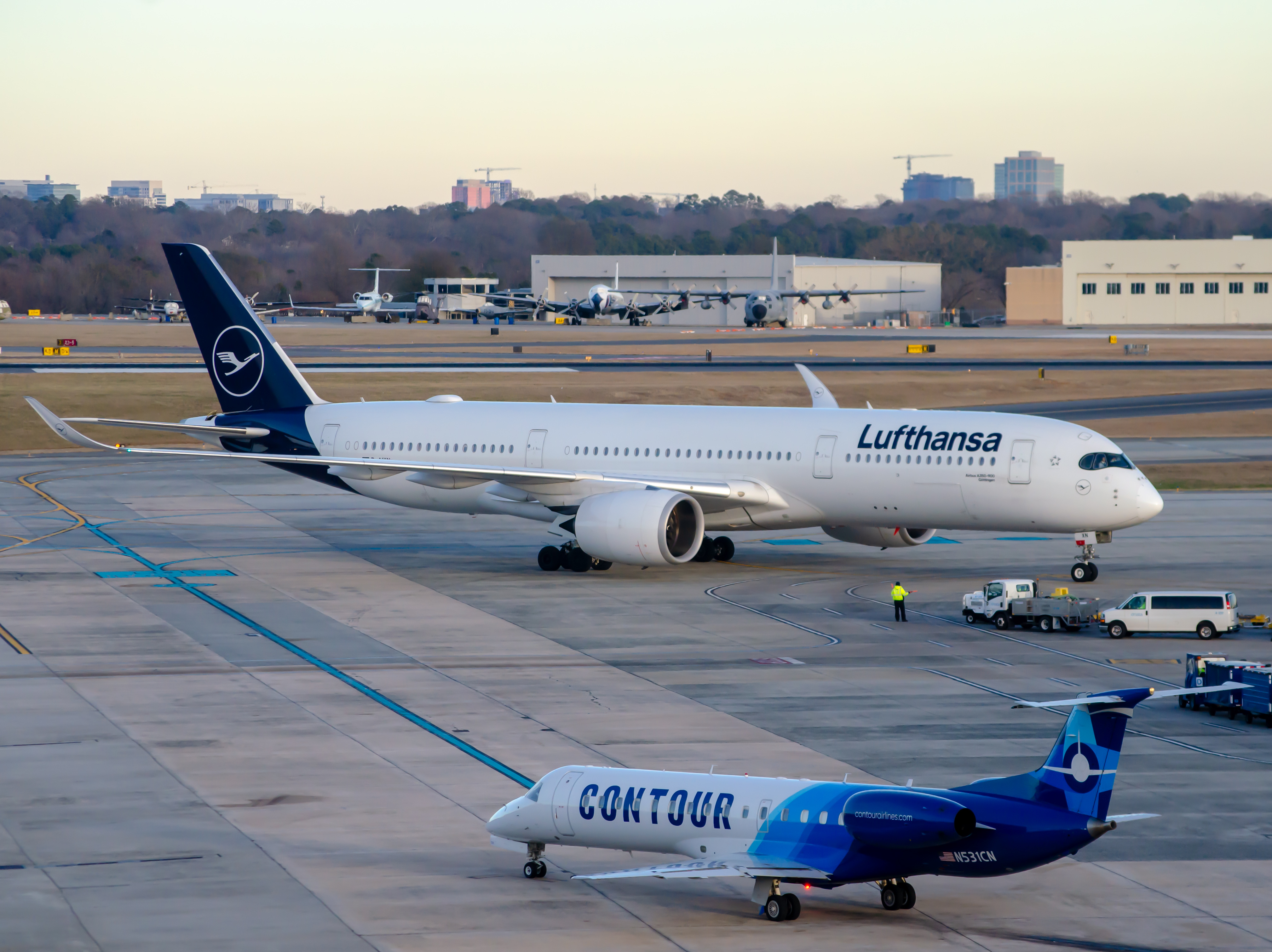Full size: Lufthansa Airbus A350-900 D-AIXN at Charlotte/Douglas International Airport